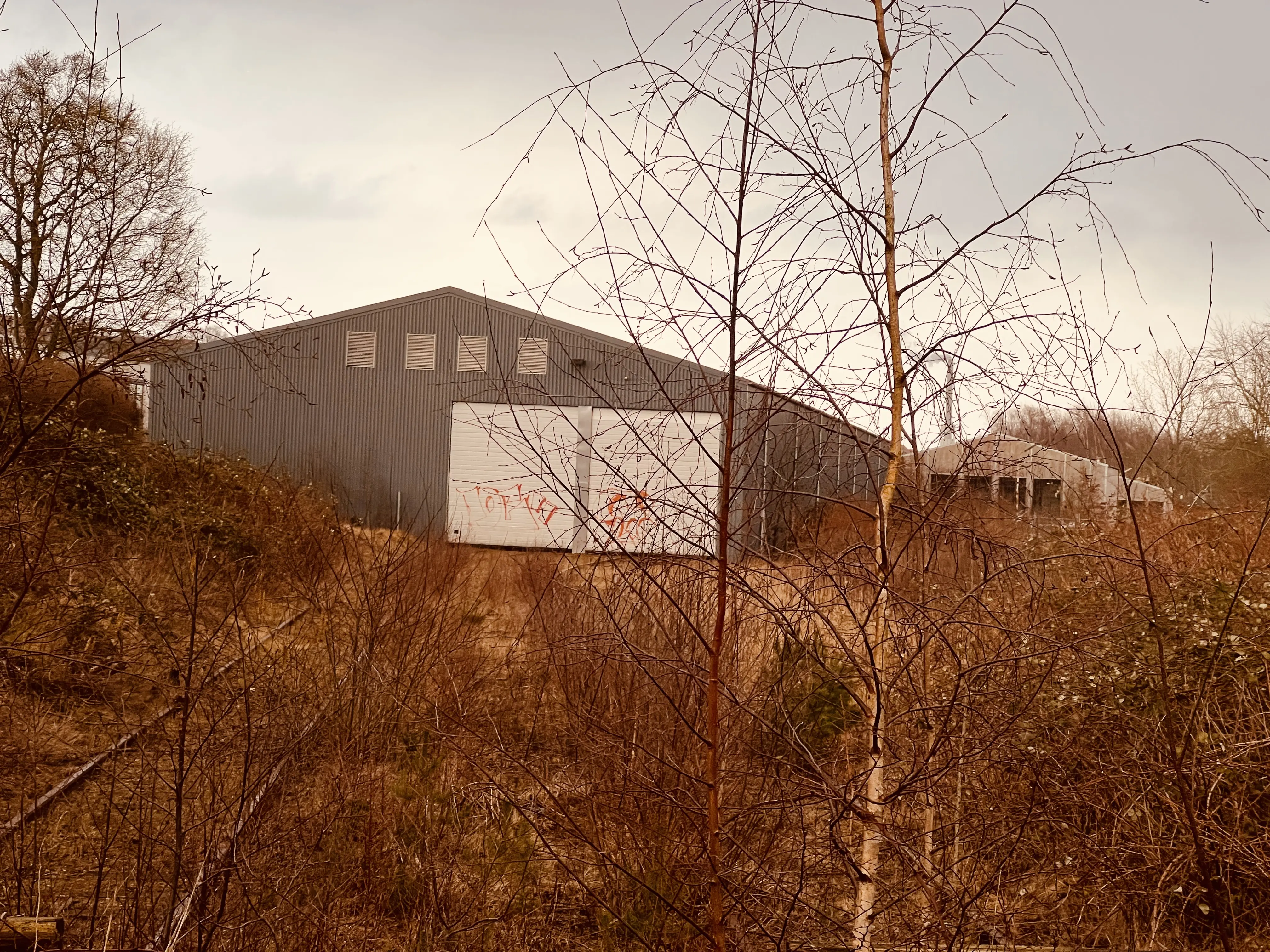Billede af Randers Stations nye værksted og remise. Billede af Randers Stations nye værksted og remise.
