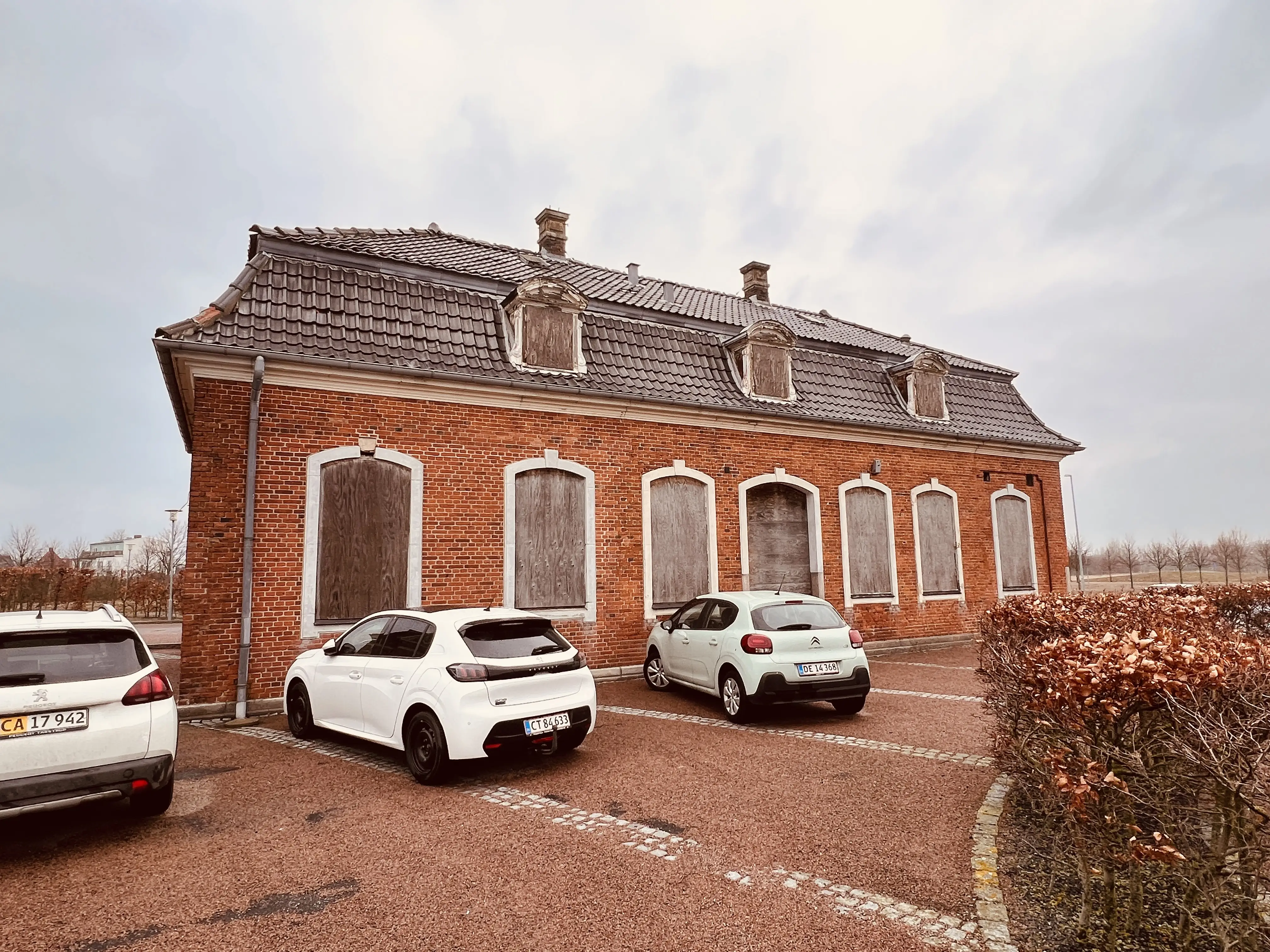 Billede af Korsør Stations varehus. Billede af Korsør Stations varehus.