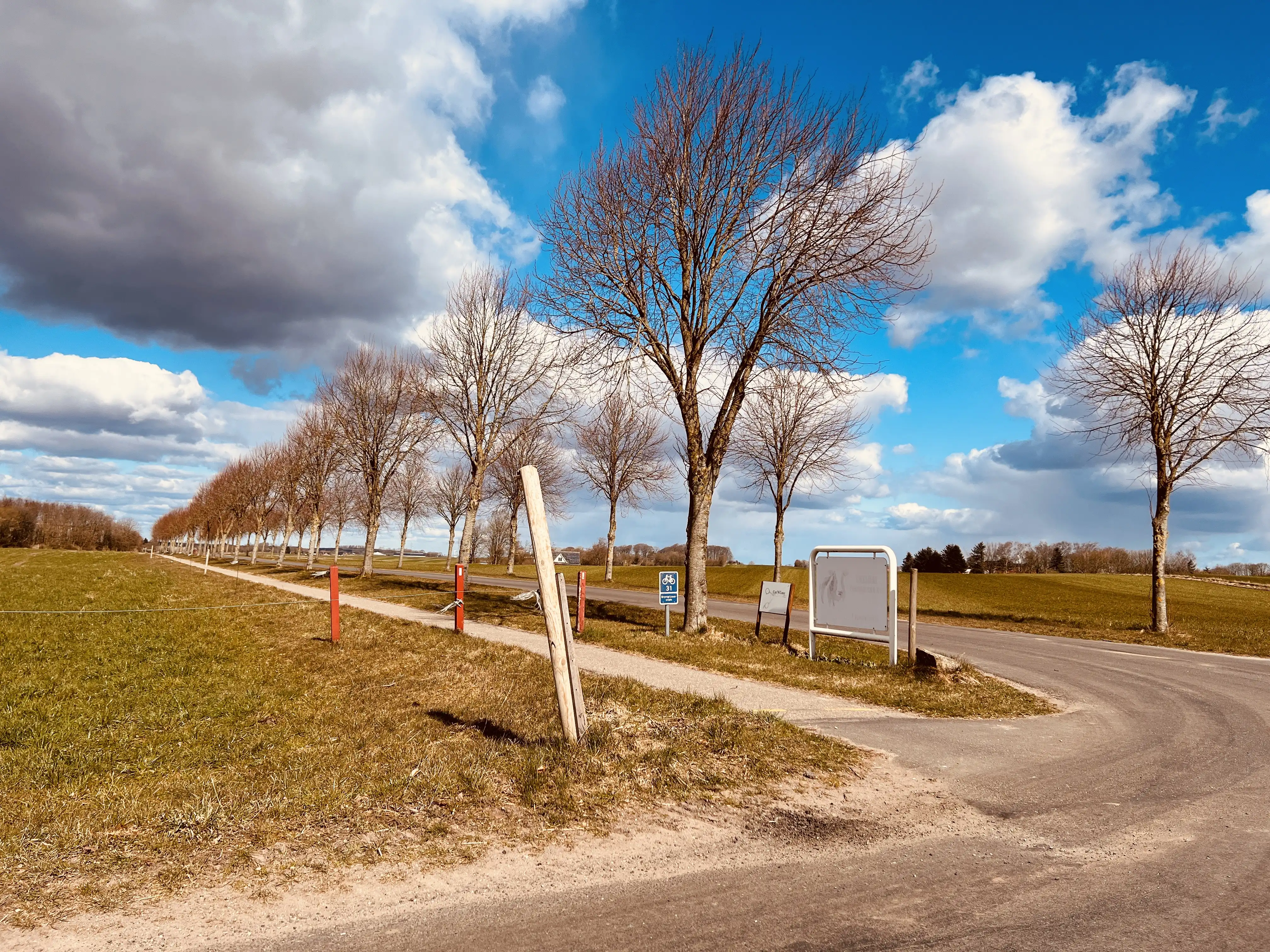 Billede af Lille Davdingvej Trinbræt - Trinbræt er nedrevet, men Lille Davdingvej Trinbræt har ligget her. Billede af Lille Davdingvej Trinbræt - Trinbræt er nedrevet, men Lille Davdingvej Trinbræt har ligget her.