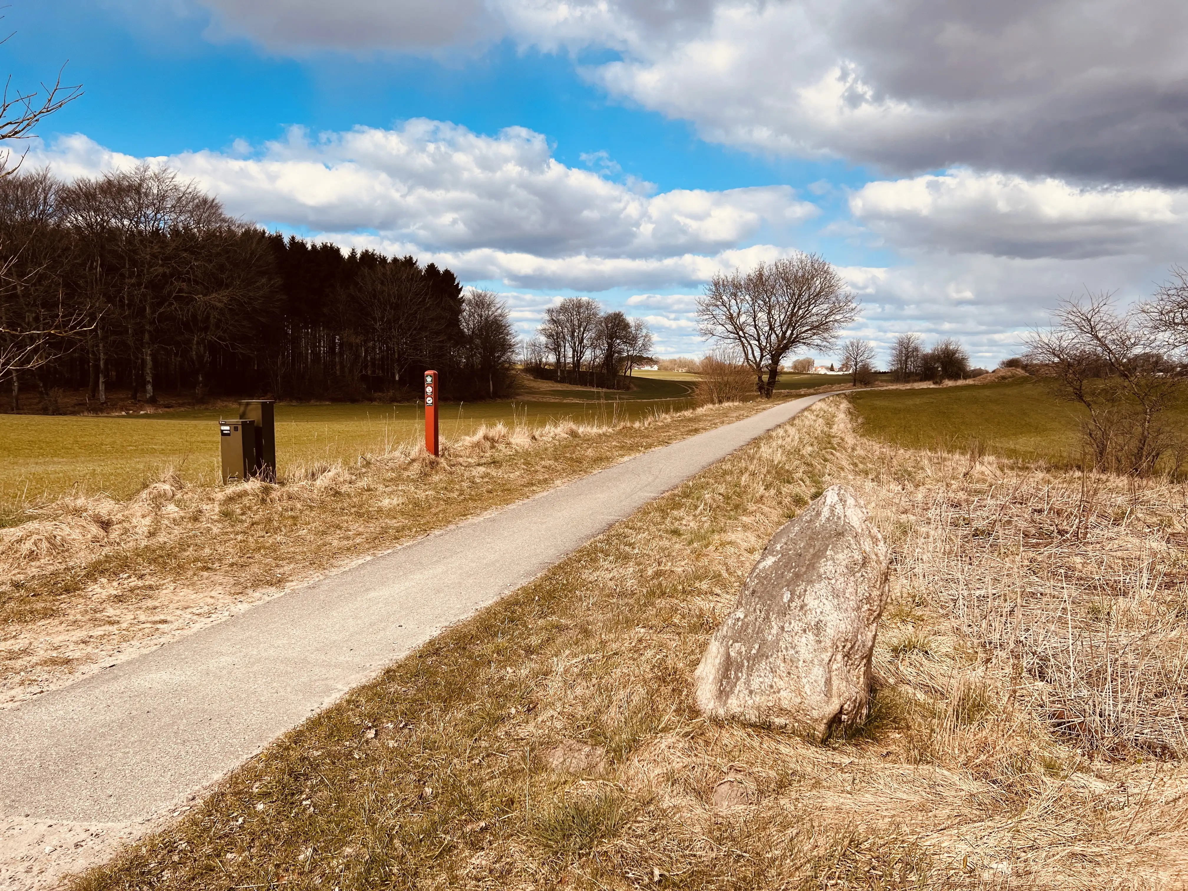 Billede af Rodvigsballe Trinbræt - Trinbræt er nedrevet, men Rodvigsballe Trinbræt har ligget her. Billede af Rodvigsballe Trinbræt - Trinbræt er nedrevet, men Rodvigsballe Trinbræt har ligget her.