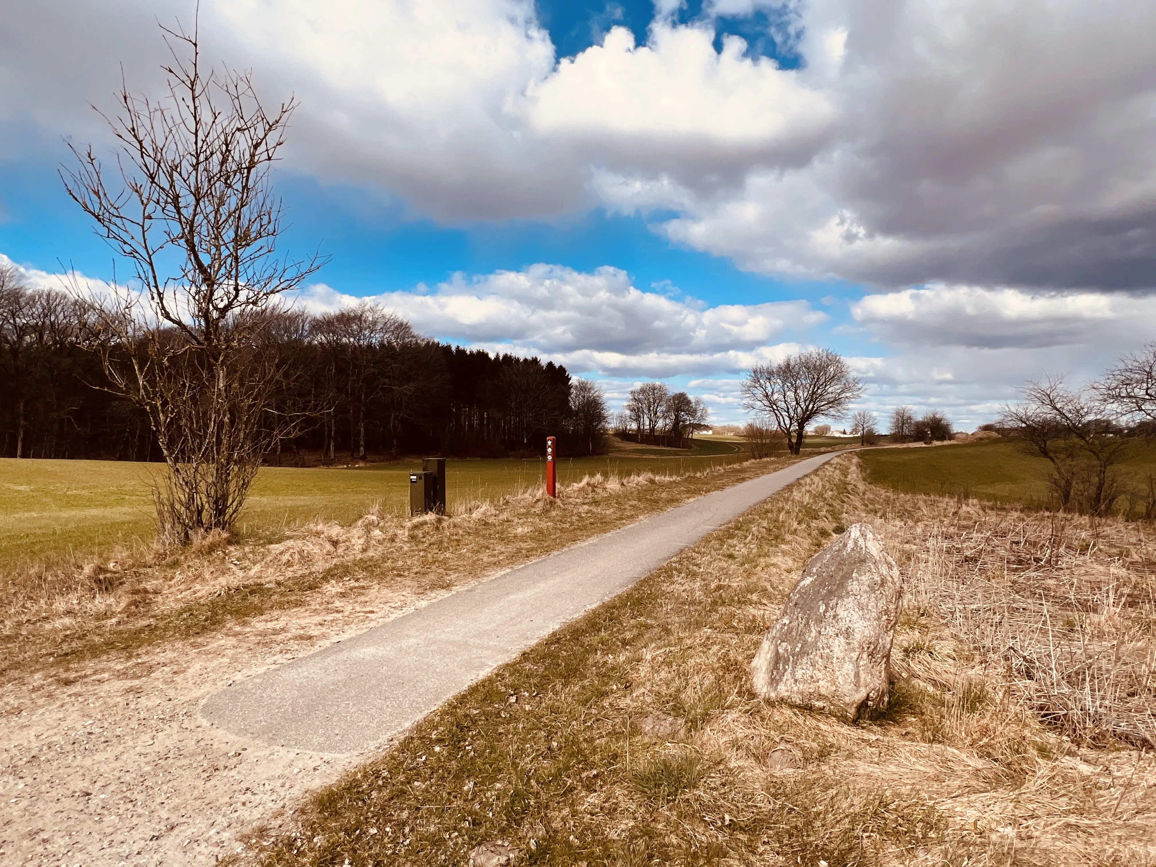 Billede af Rodvigsballe Trinbræt - Trinbræt er nedrevet, men Rodvigsballe Trinbræt har ligget her. Billede af Rodvigsballe Trinbræt - Trinbræt er nedrevet, men Rodvigsballe Trinbræt har ligget her.