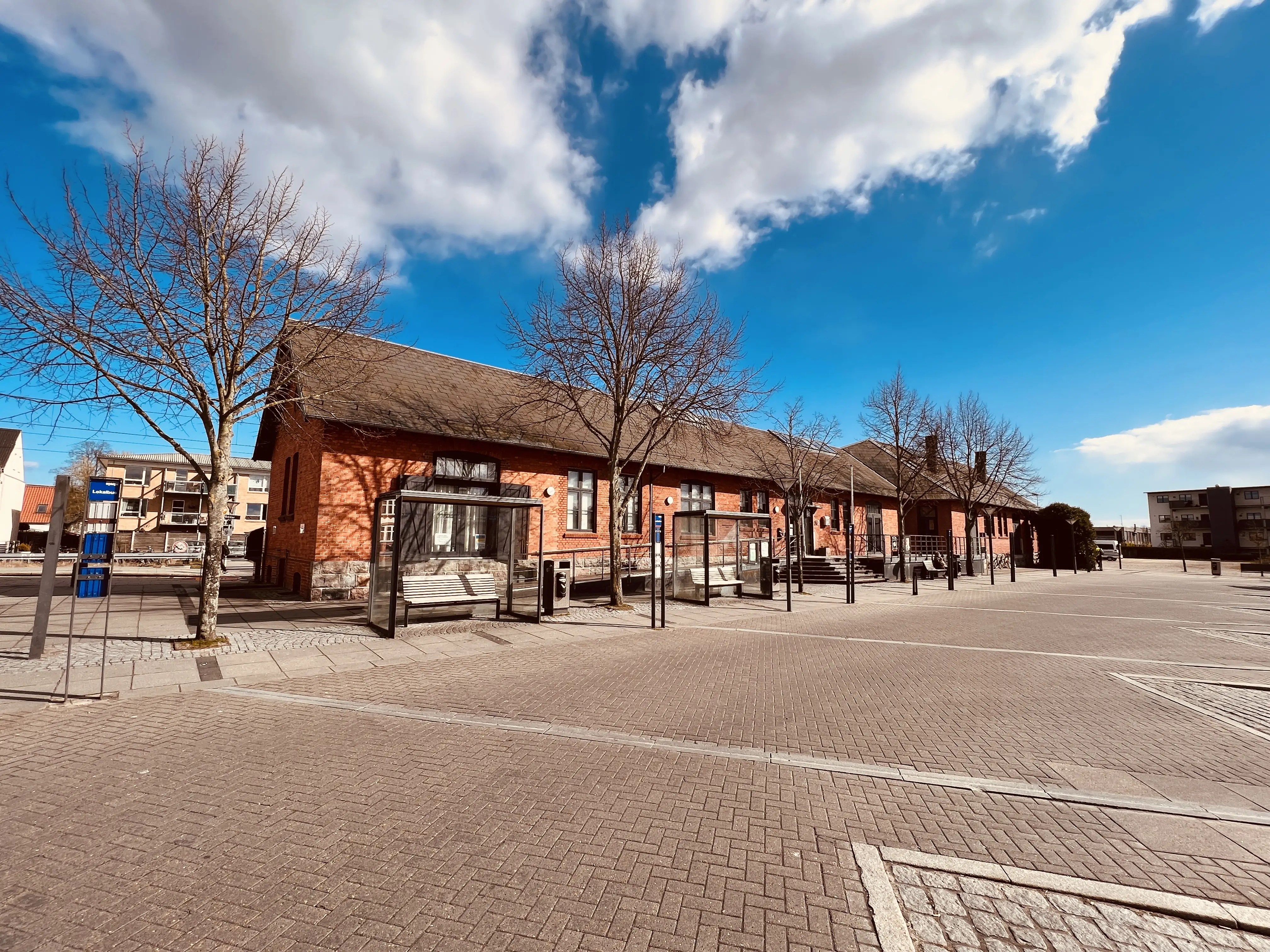 Billede af Odder Letbanestations varehus. Billede af Odder Letbanestations varehus.