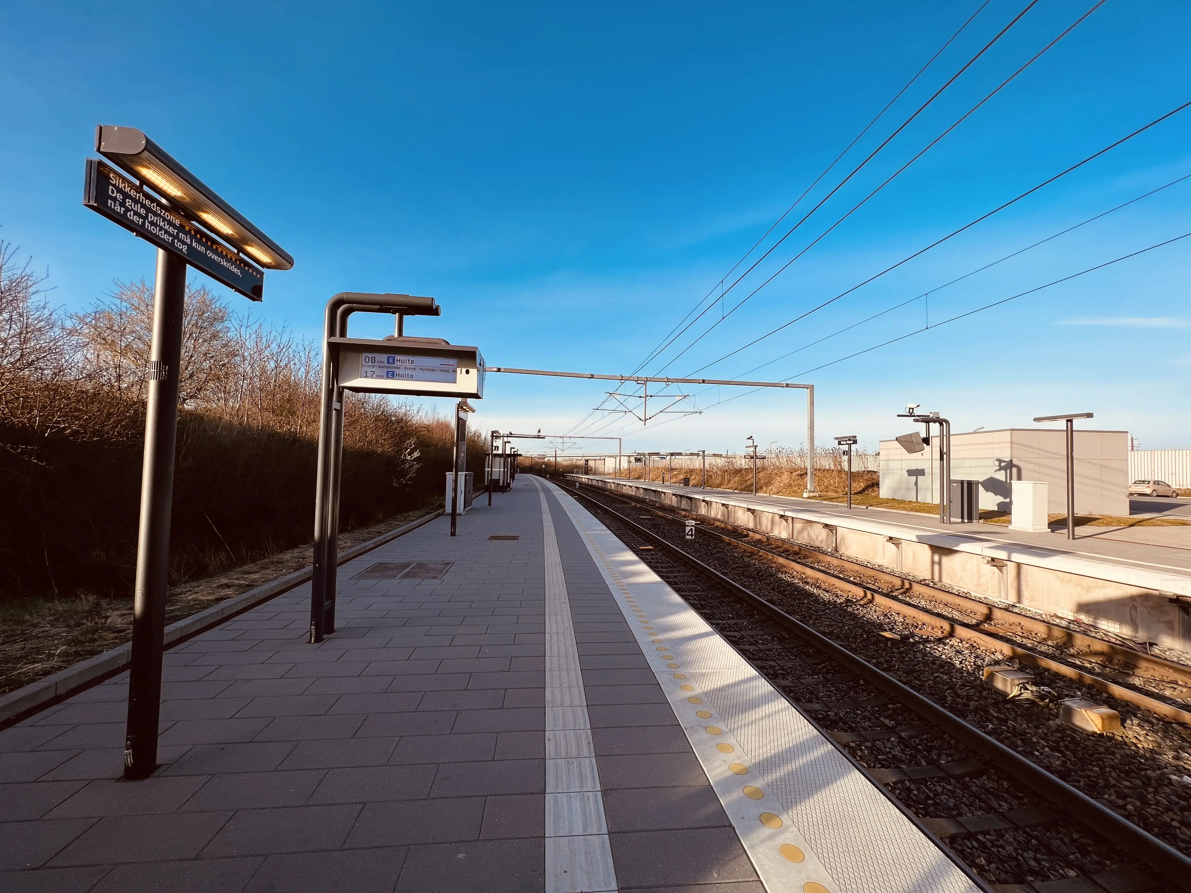 Billede af Køge Nord S-togstrinbræt. Billede af Køge Nord S-togstrinbræt.