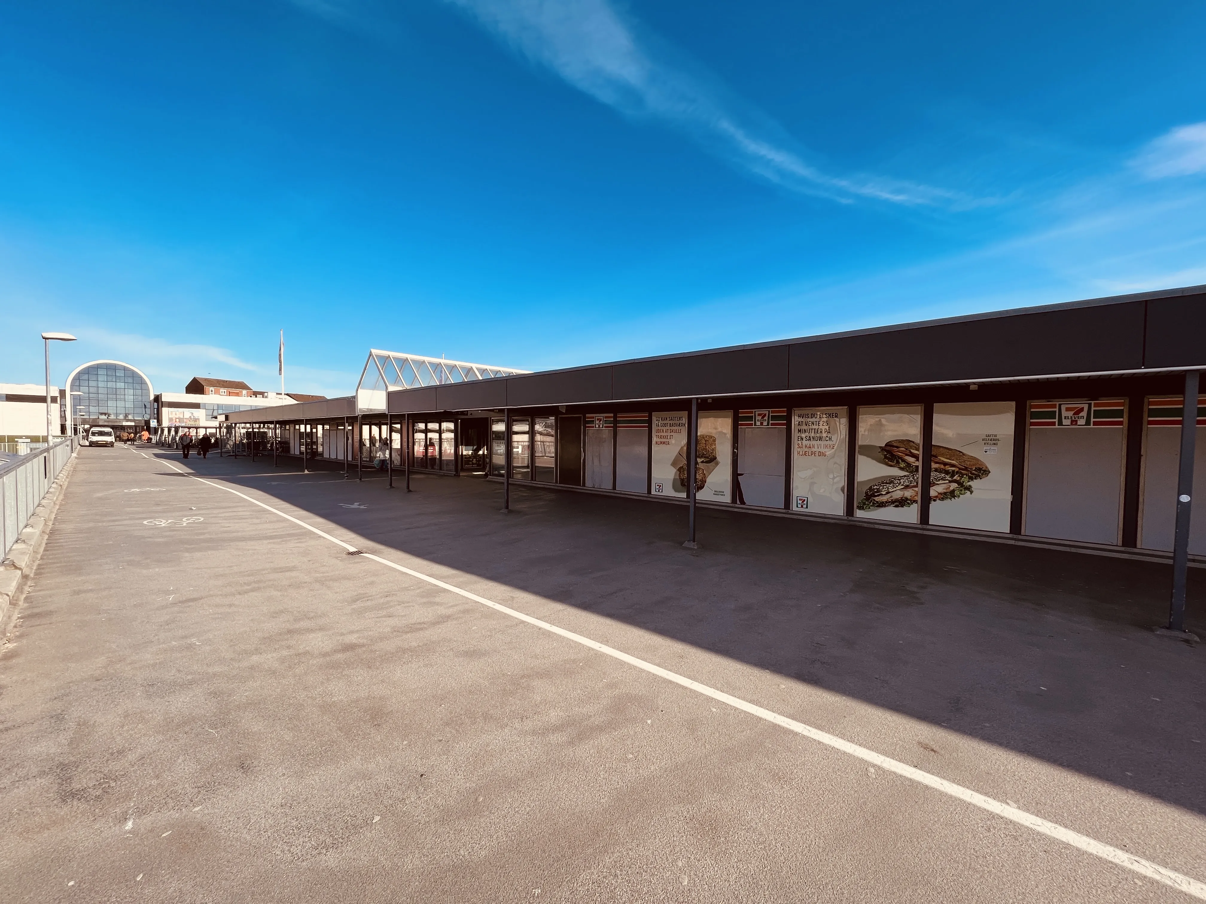 Billede af Hundige S-togsstation. Billede af Hundige S-togsstation.