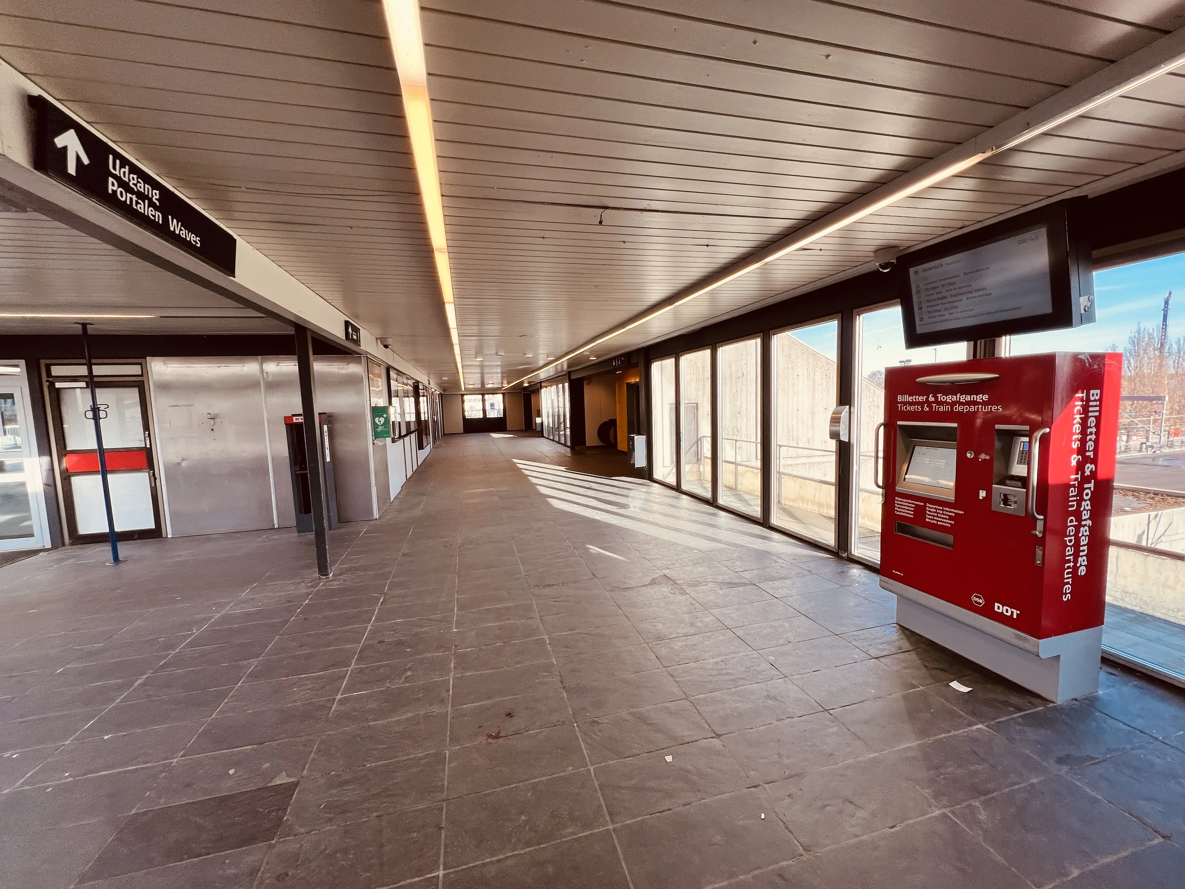 Billede af Hundige S-togsstation. Billede af Hundige S-togsstation.