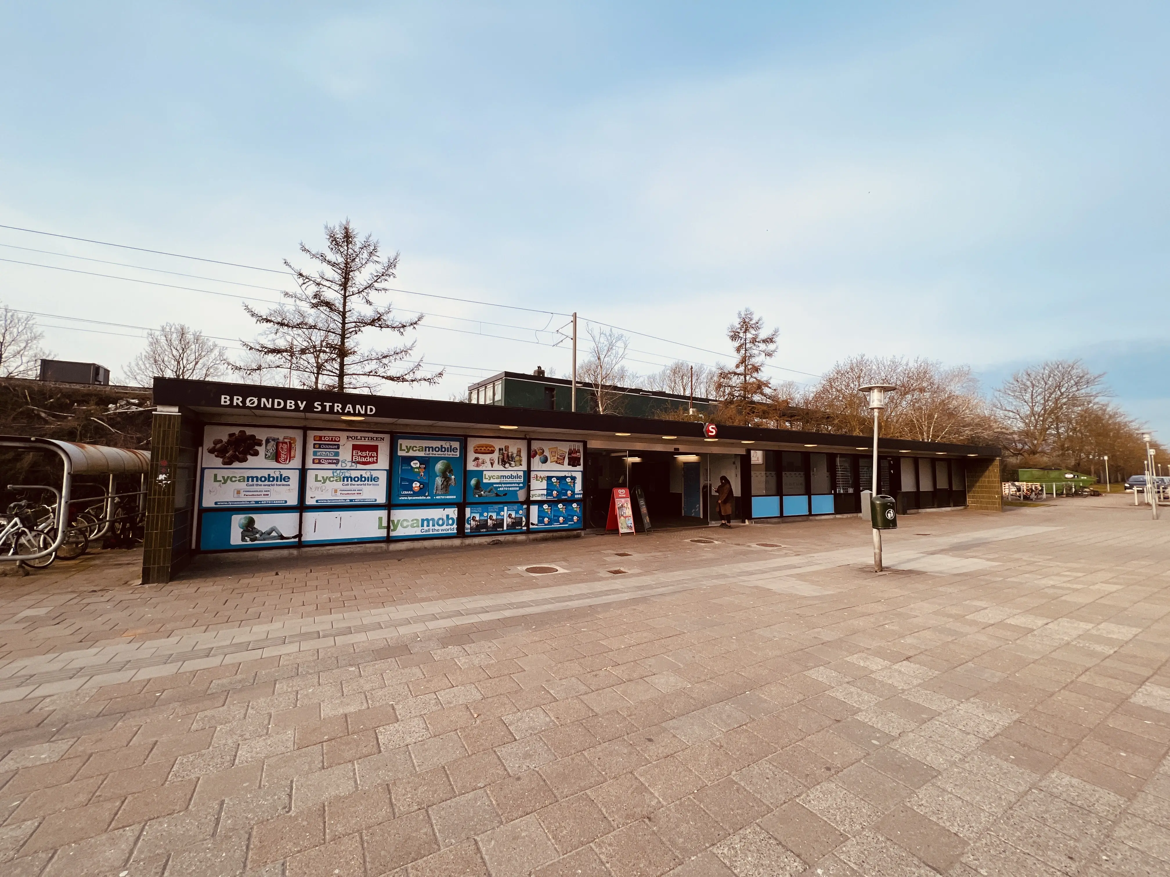 Billede af Brøndby Strand S-togstrinbræt. Billede af Brøndby Strand S-togstrinbræt.