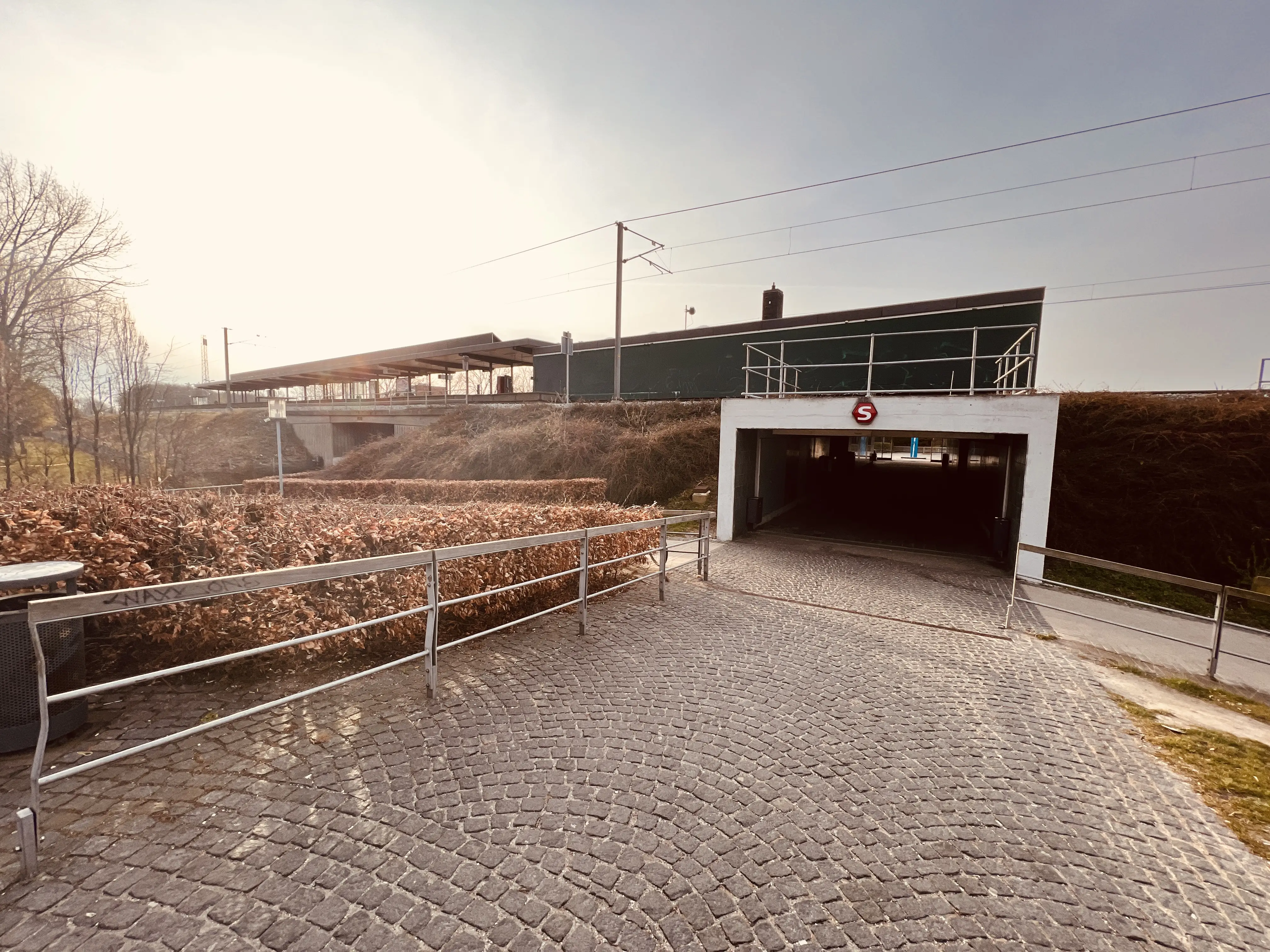 Billede af Avedøre S-togstrinbræt. Billede af Avedøre S-togstrinbræt.