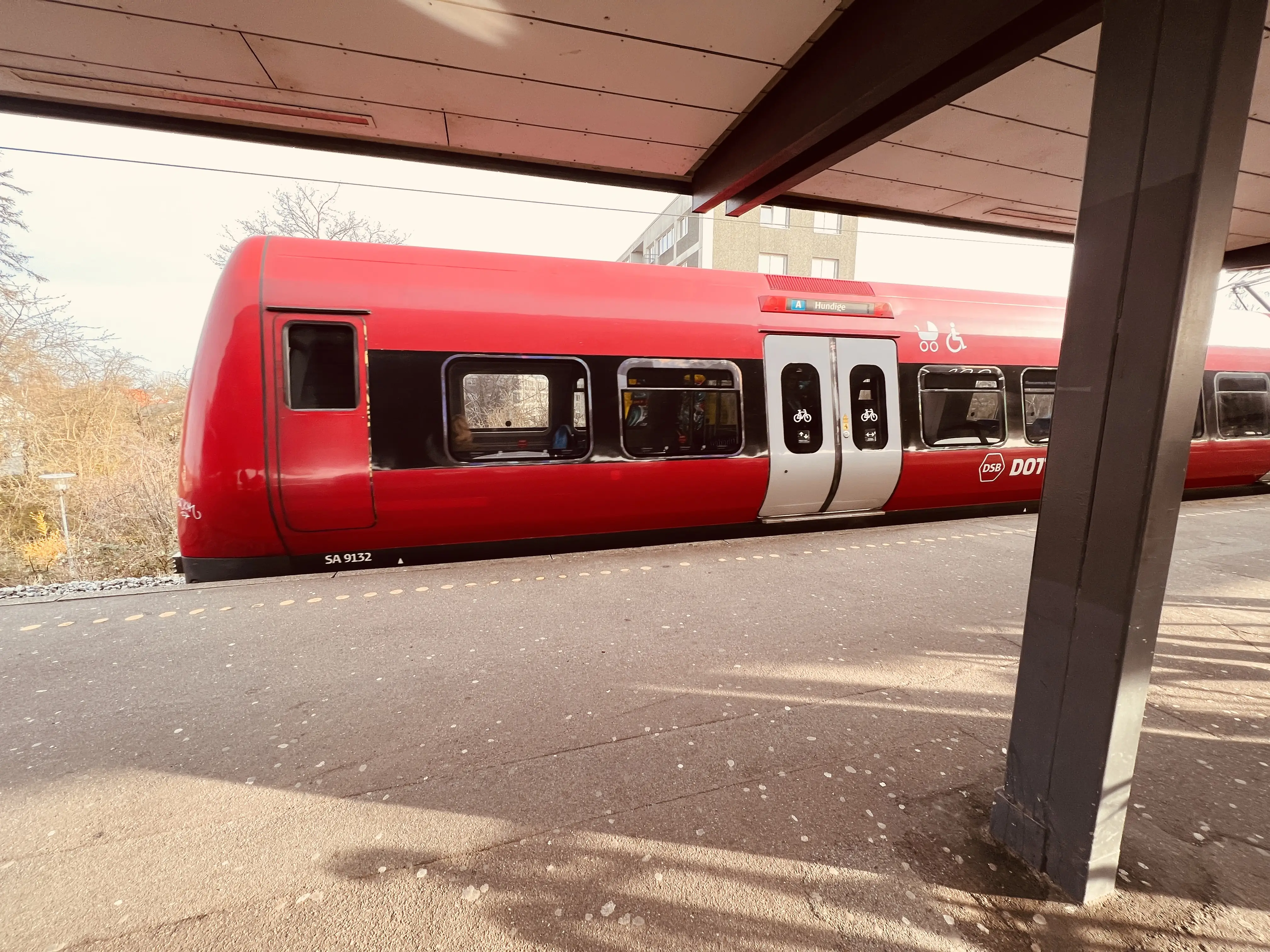 Billede af tog ud for Friheden S-togstrinbræt.