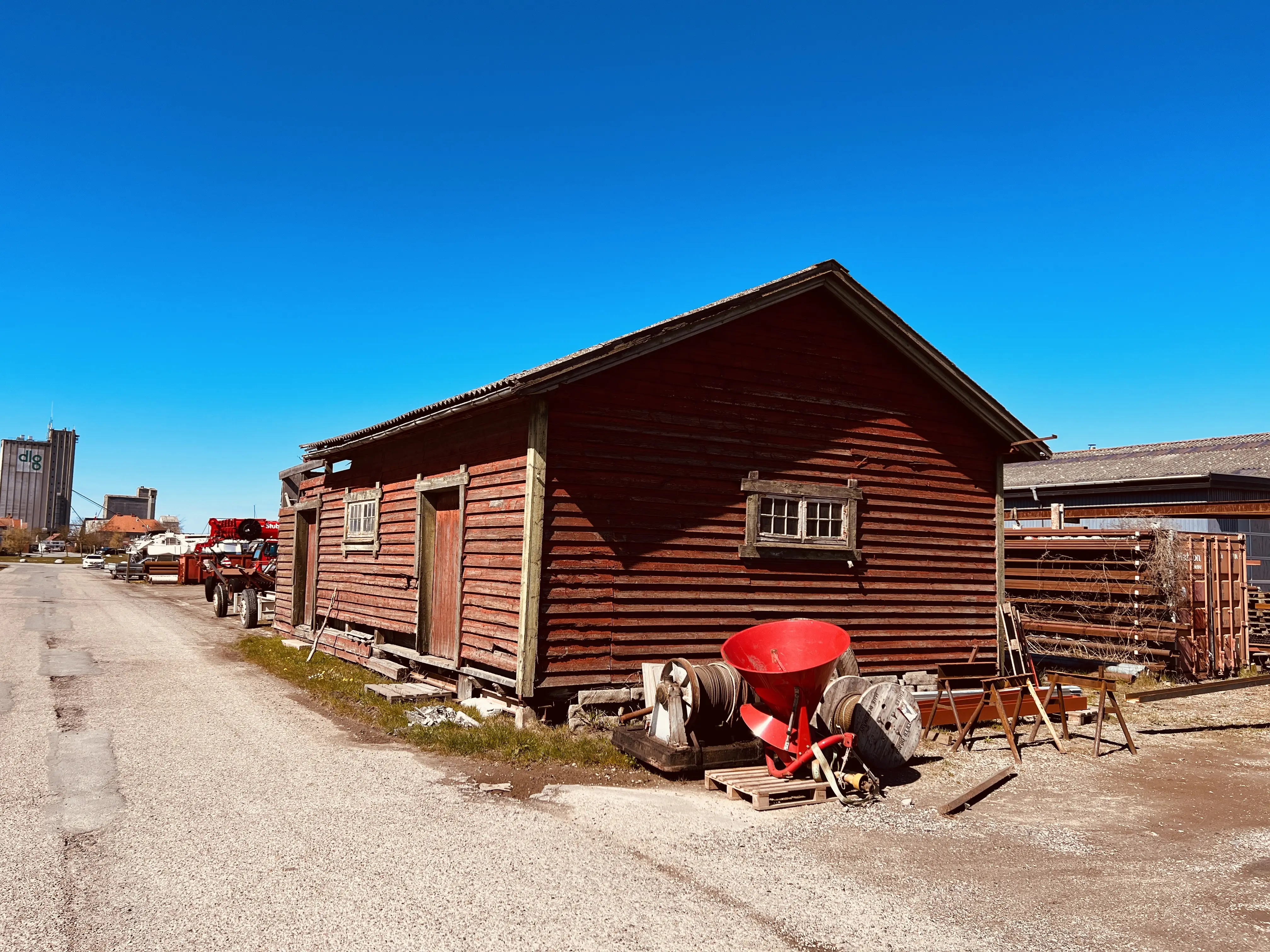 Billede af Stubbekøbing Stations varehus. Billede af Stubbekøbing Stations varehus.