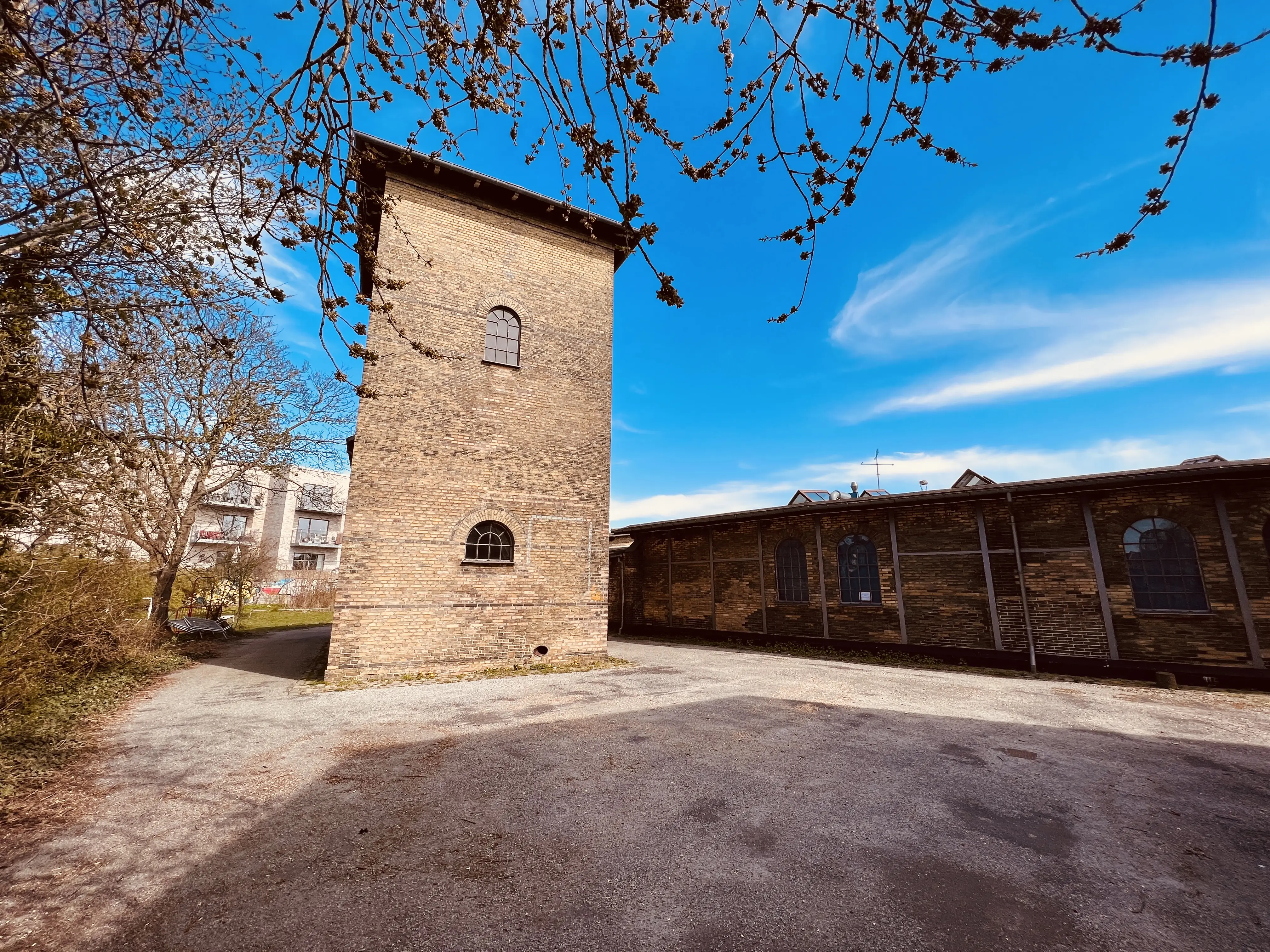 Billede af Roskilde Stations vandtårn.