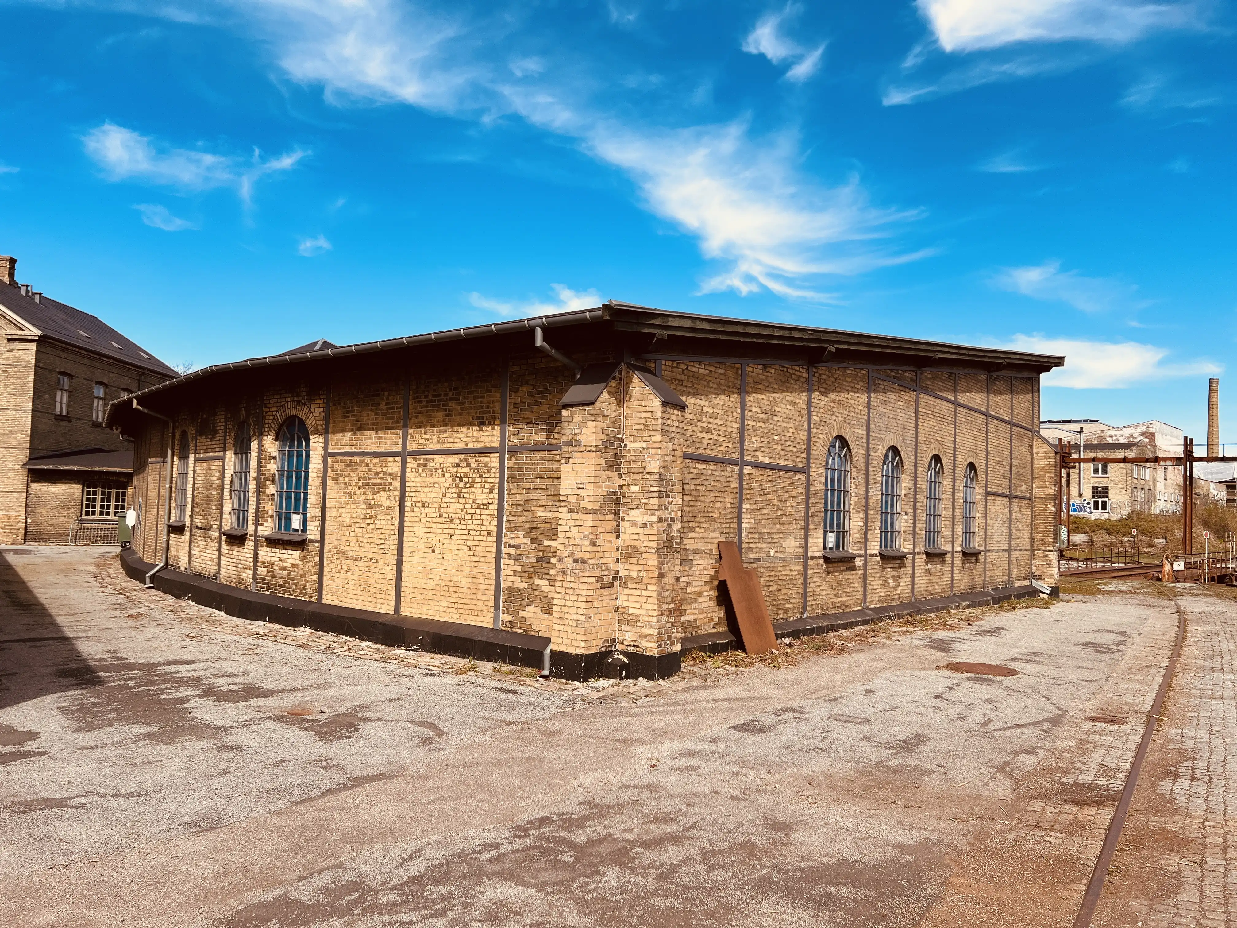 Billede af Roskilde Stations remise.
