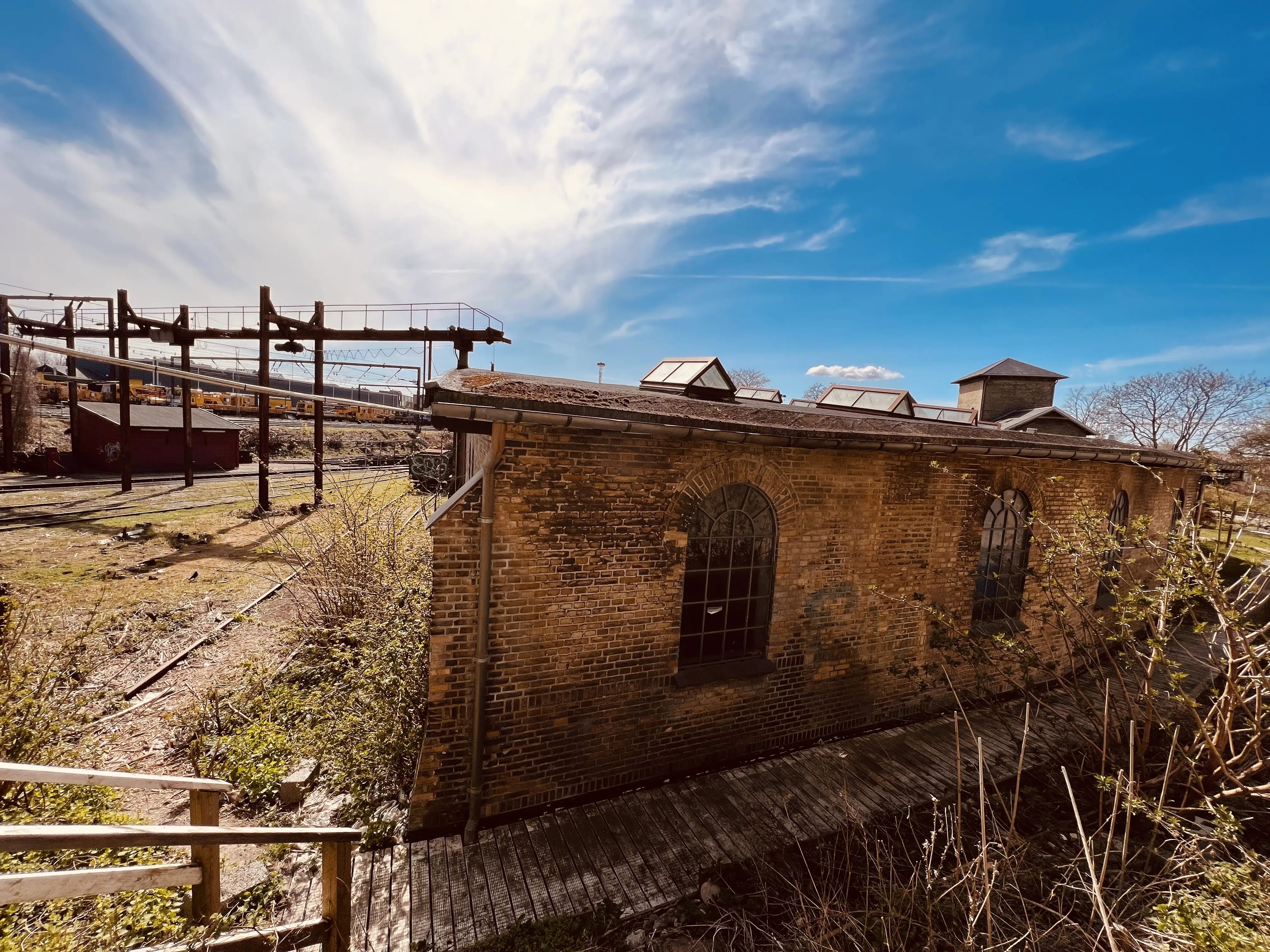 Billede af Roskilde Stations remise.