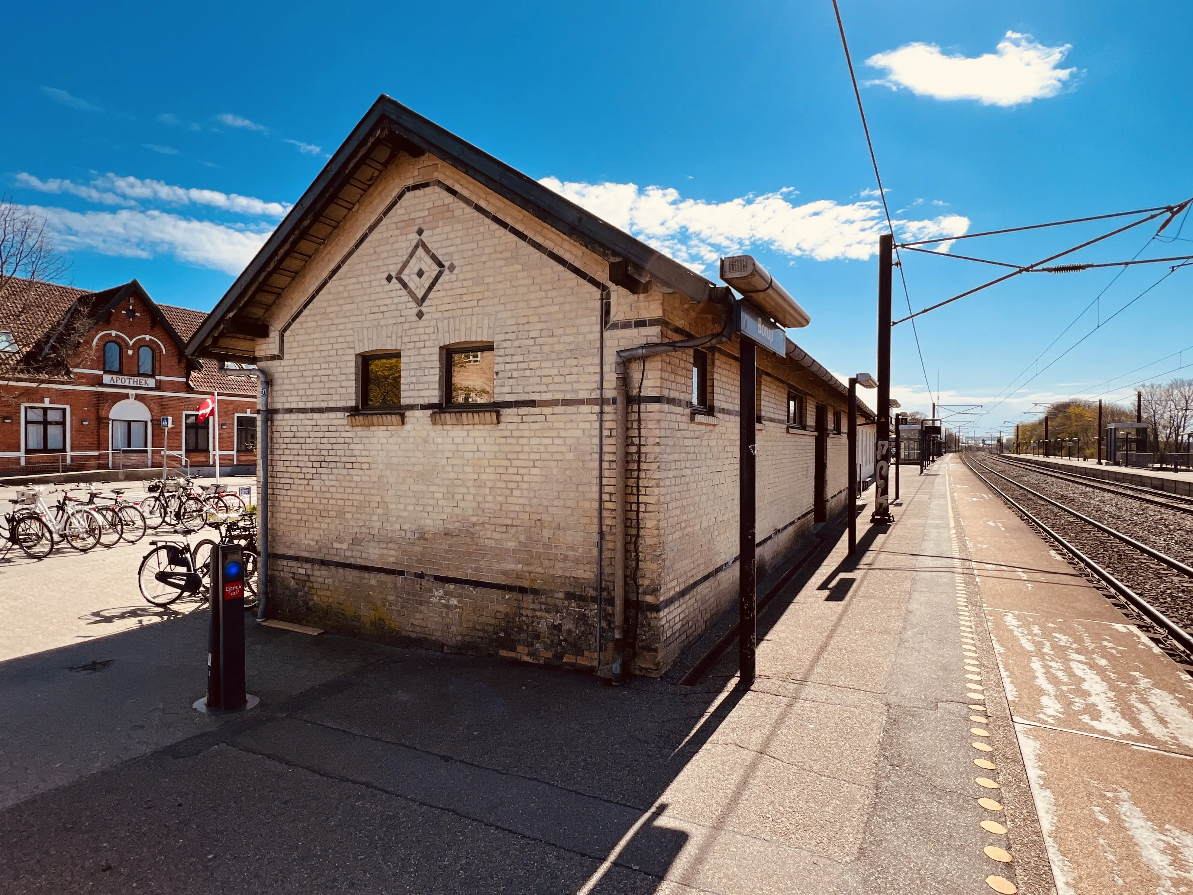 Billede af Borup Stations varehus. Billede af Borup Stations varehus.