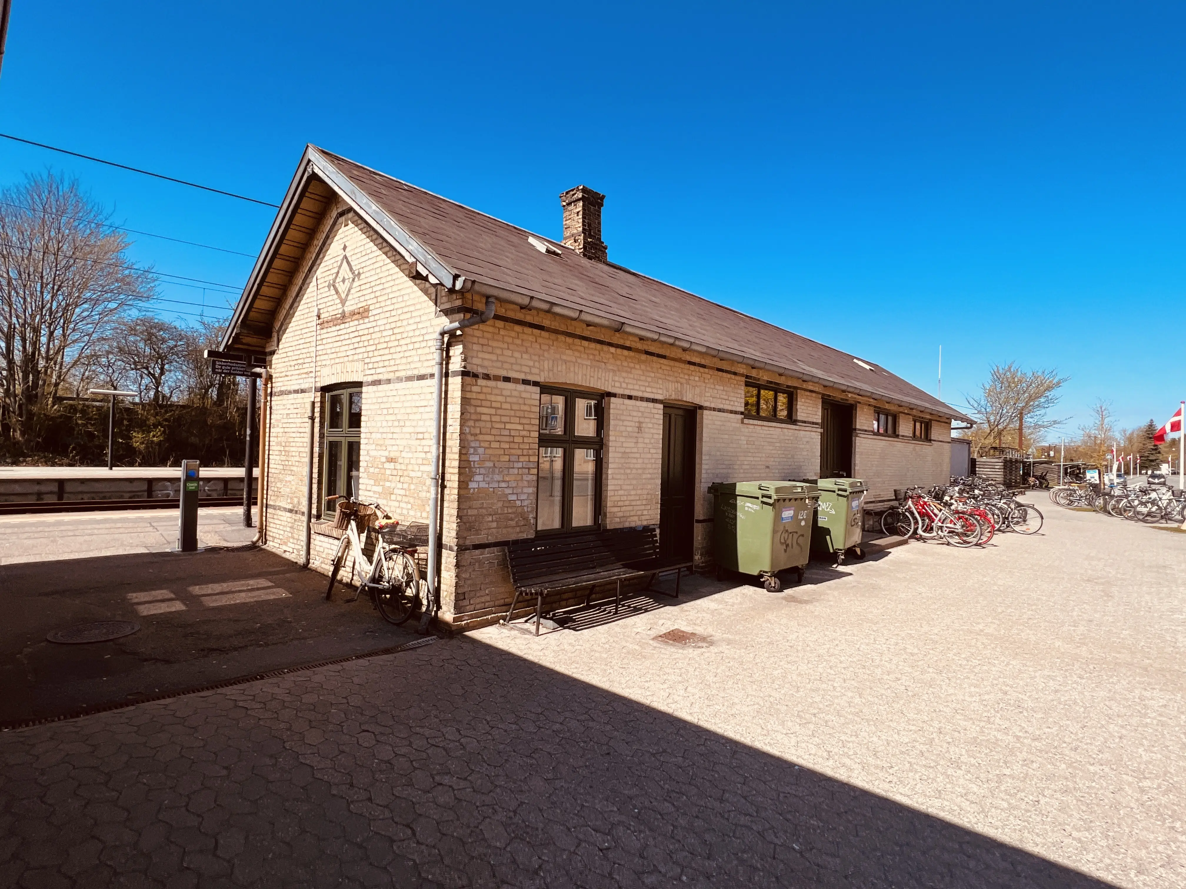 Billede af Borup Stations varehus. Billede af Borup Stations varehus.