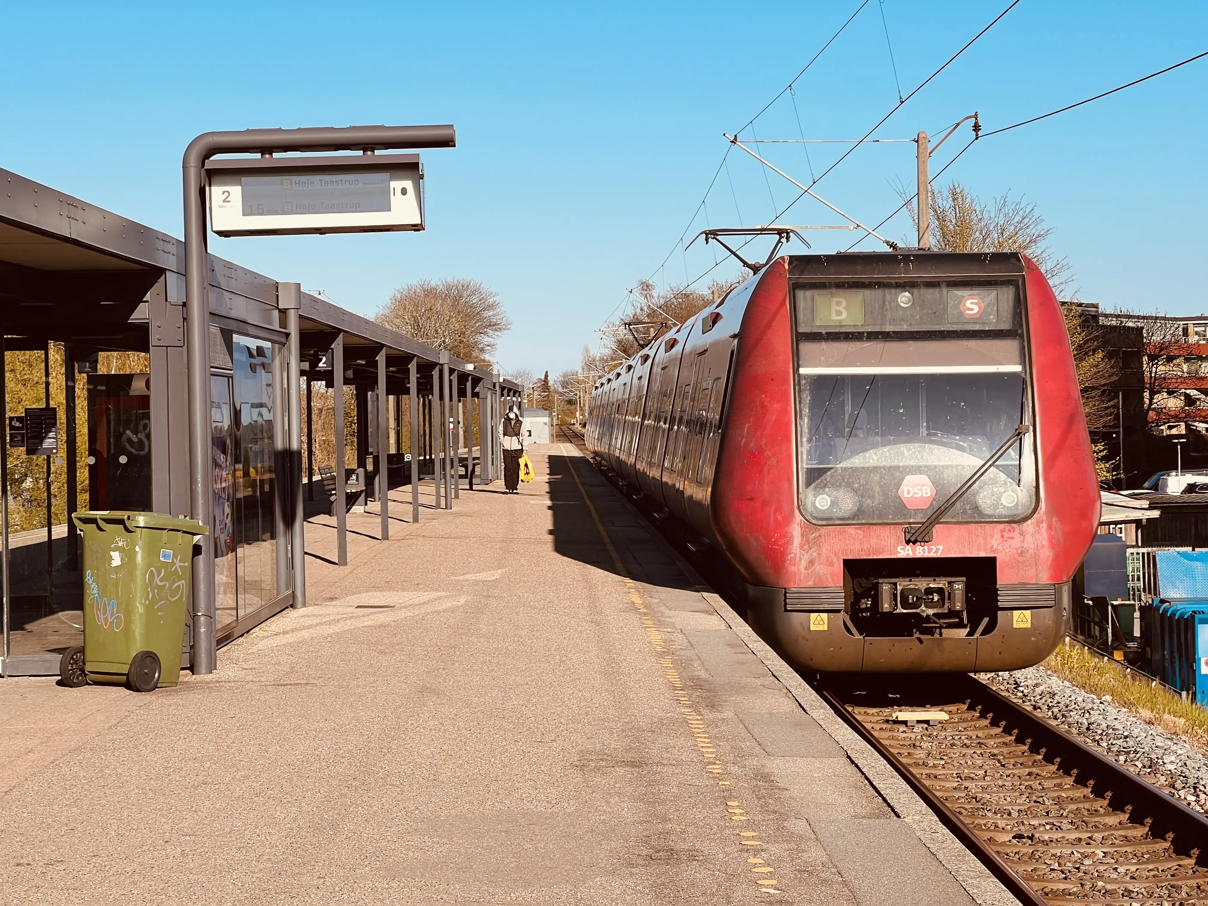 Billede af tog ud for Bagsværd S-togstrinbræt. Billede af tog ud for Bagsværd S-togstrinbræt.