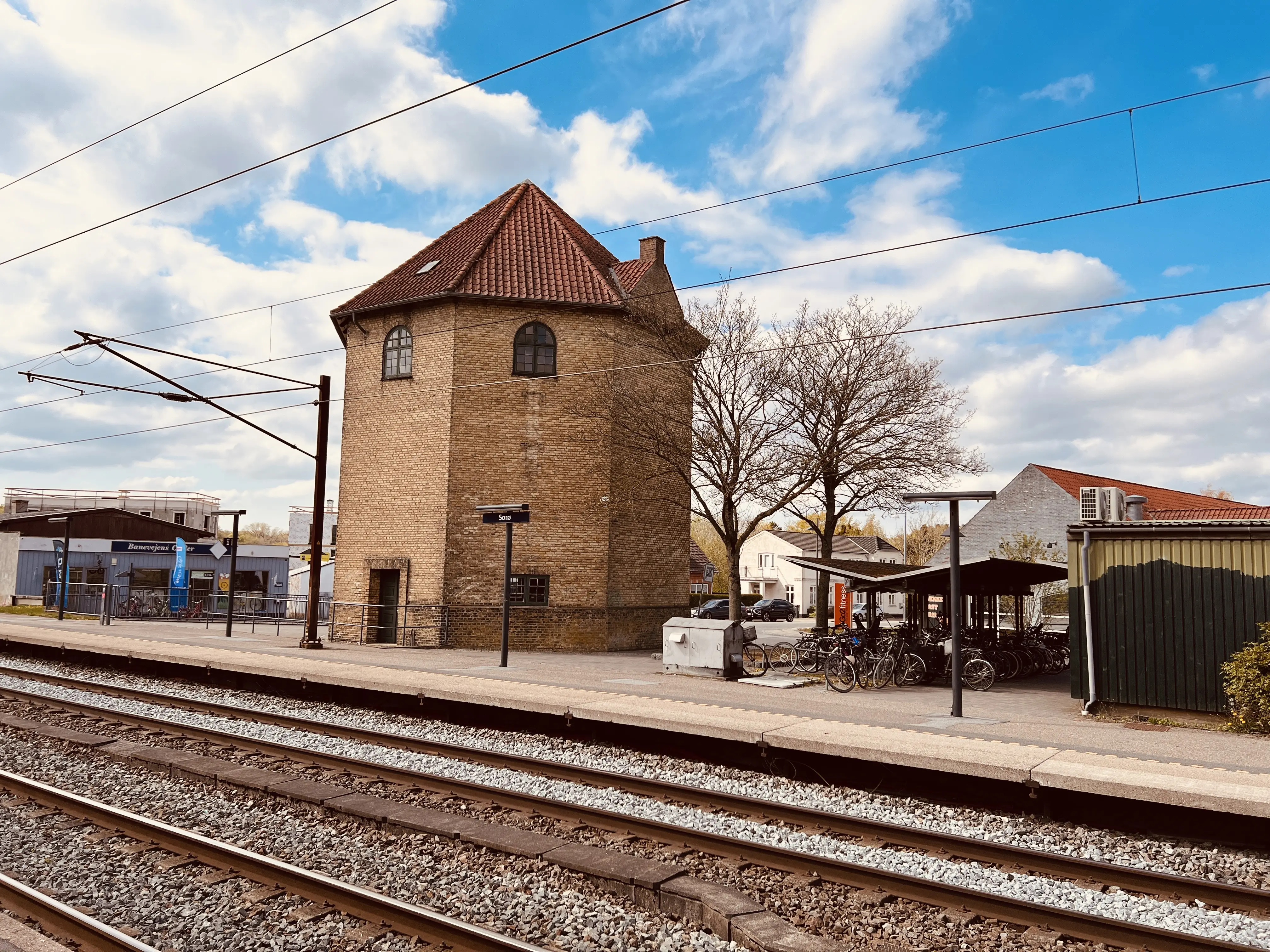 Billede af Sorø Stations vandtårn. Billede af Sorø Stations vandtårn.