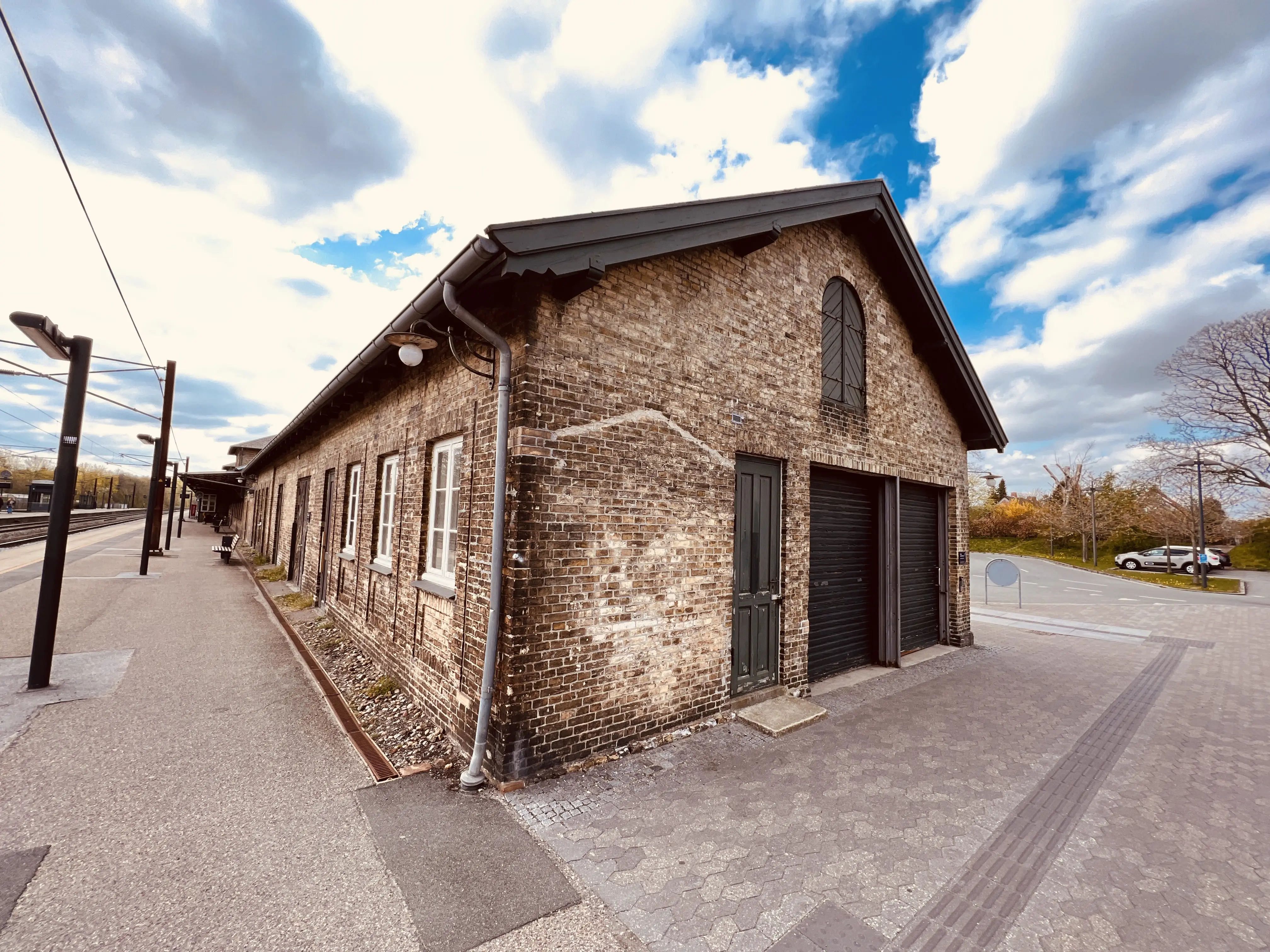 Billede af Sorø Stations varehus. Billede af Sorø Stations varehus.