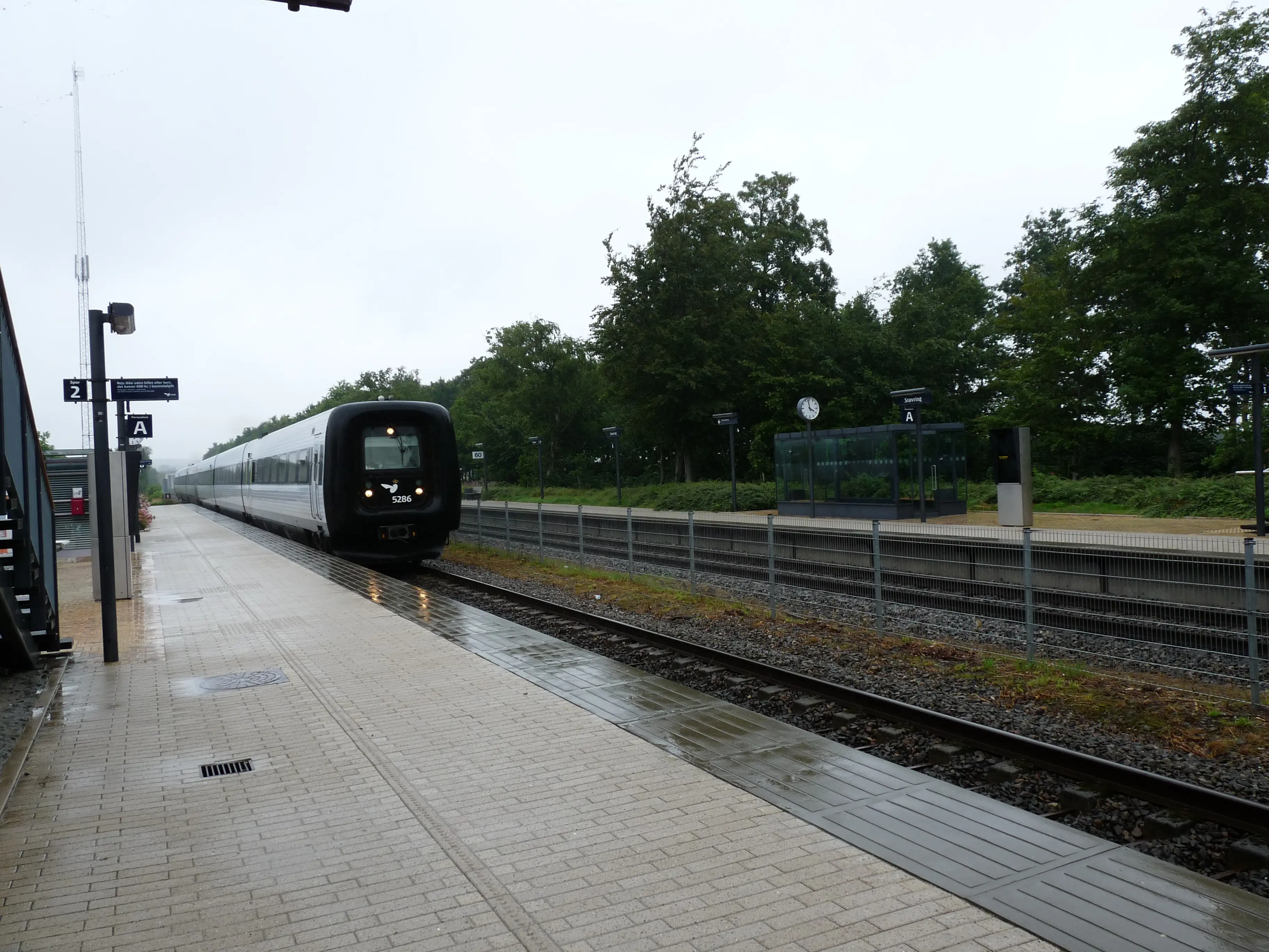 Støvring Station er nedrevet og erstattet af dette trinbræt. Støvring Station er nedrevet og erstattet af dette trinbræt.