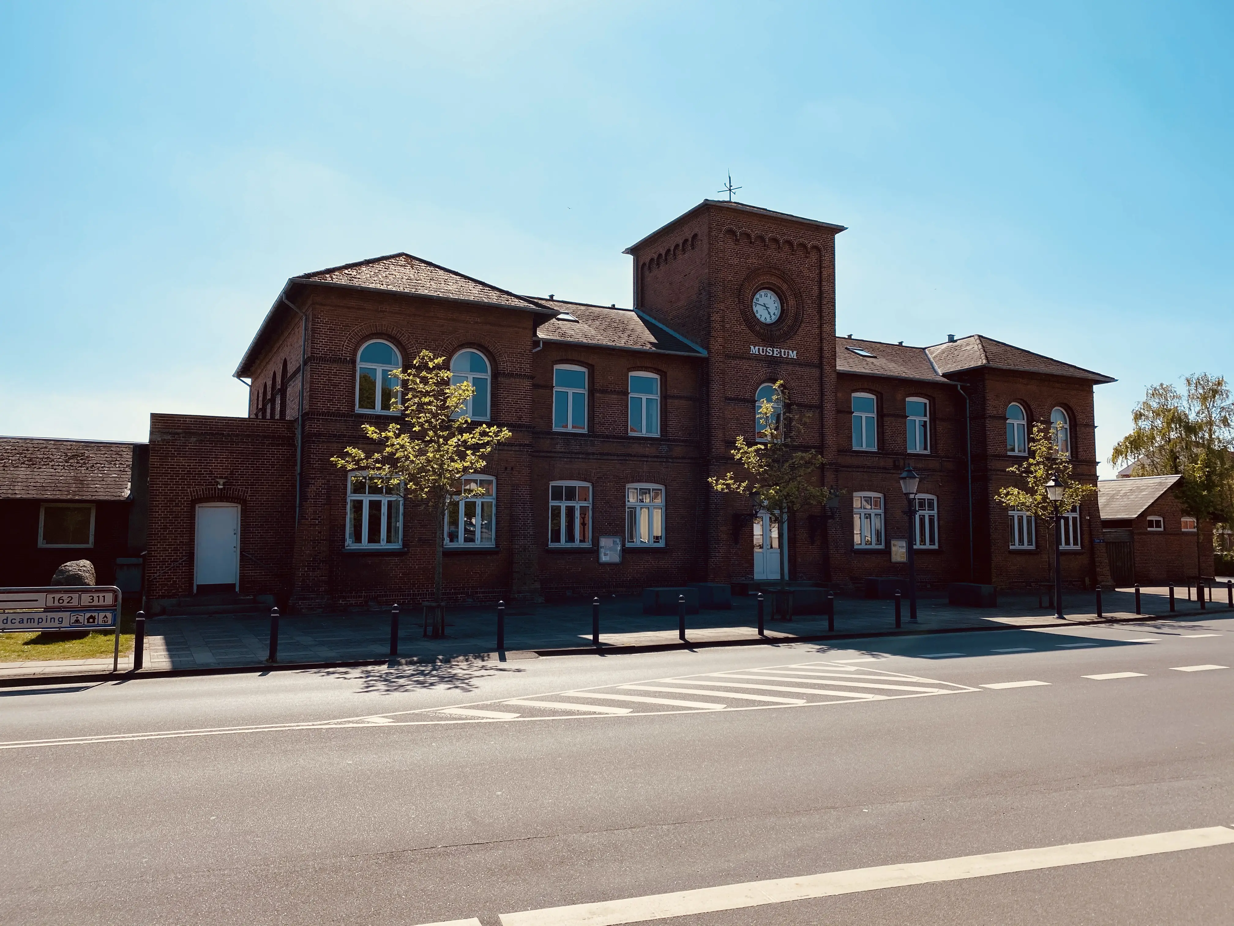 Billede af Bogense Station. Billede af Bogense Station.