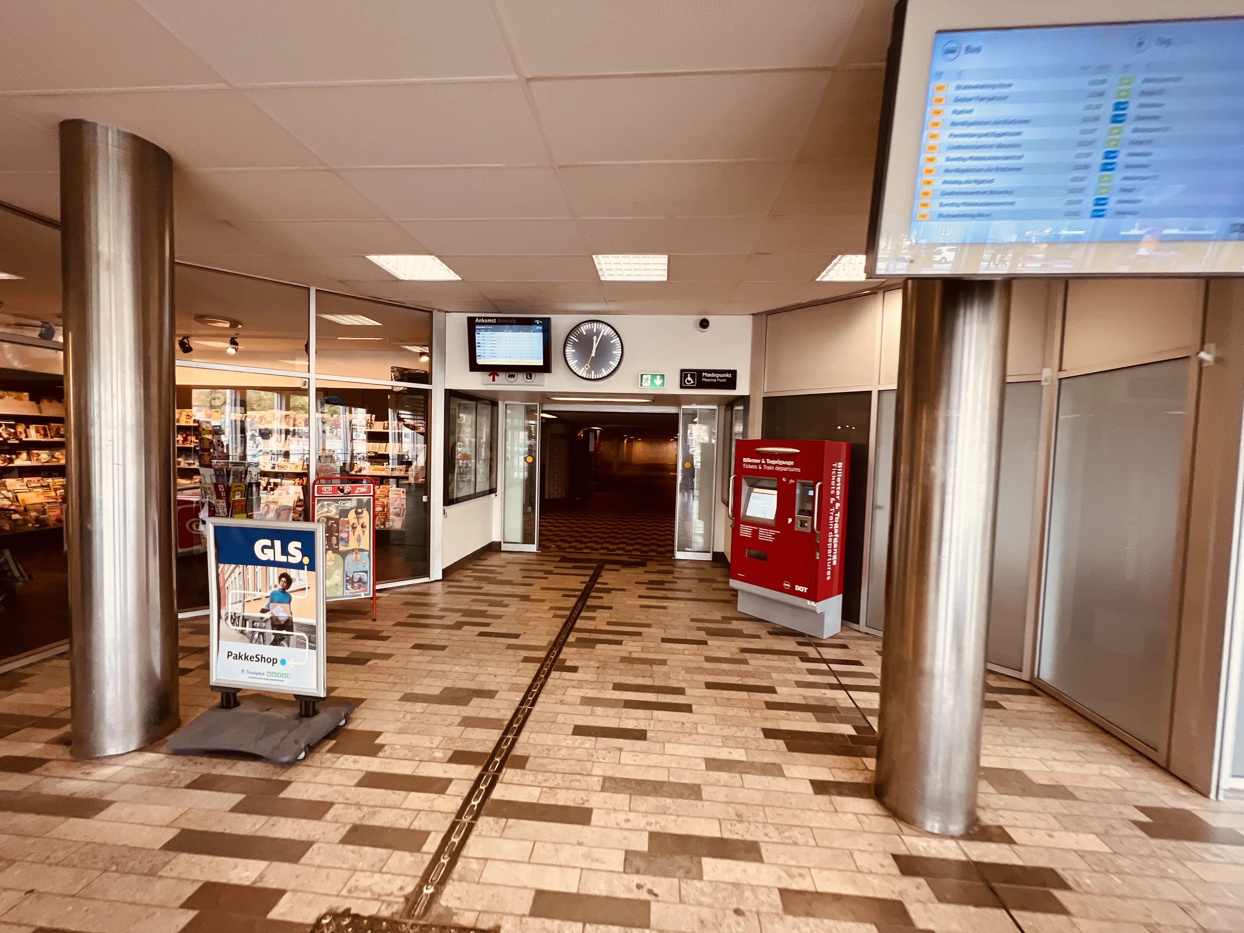 Billede af Nykøbing Falster Station. Billede af Nykøbing Falster Station.