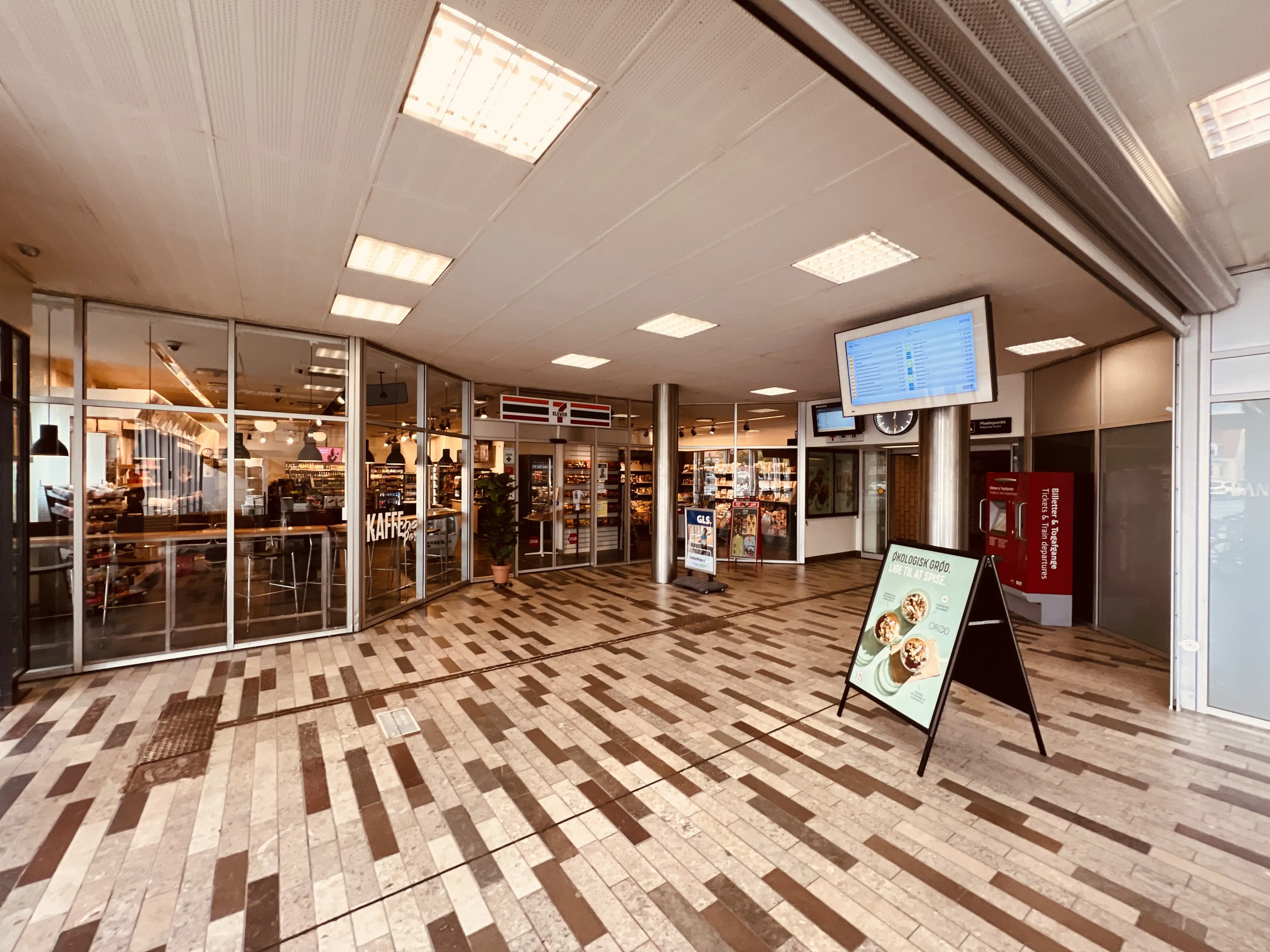 Billede af Nykøbing Falster Station. Billede af Nykøbing Falster Station.