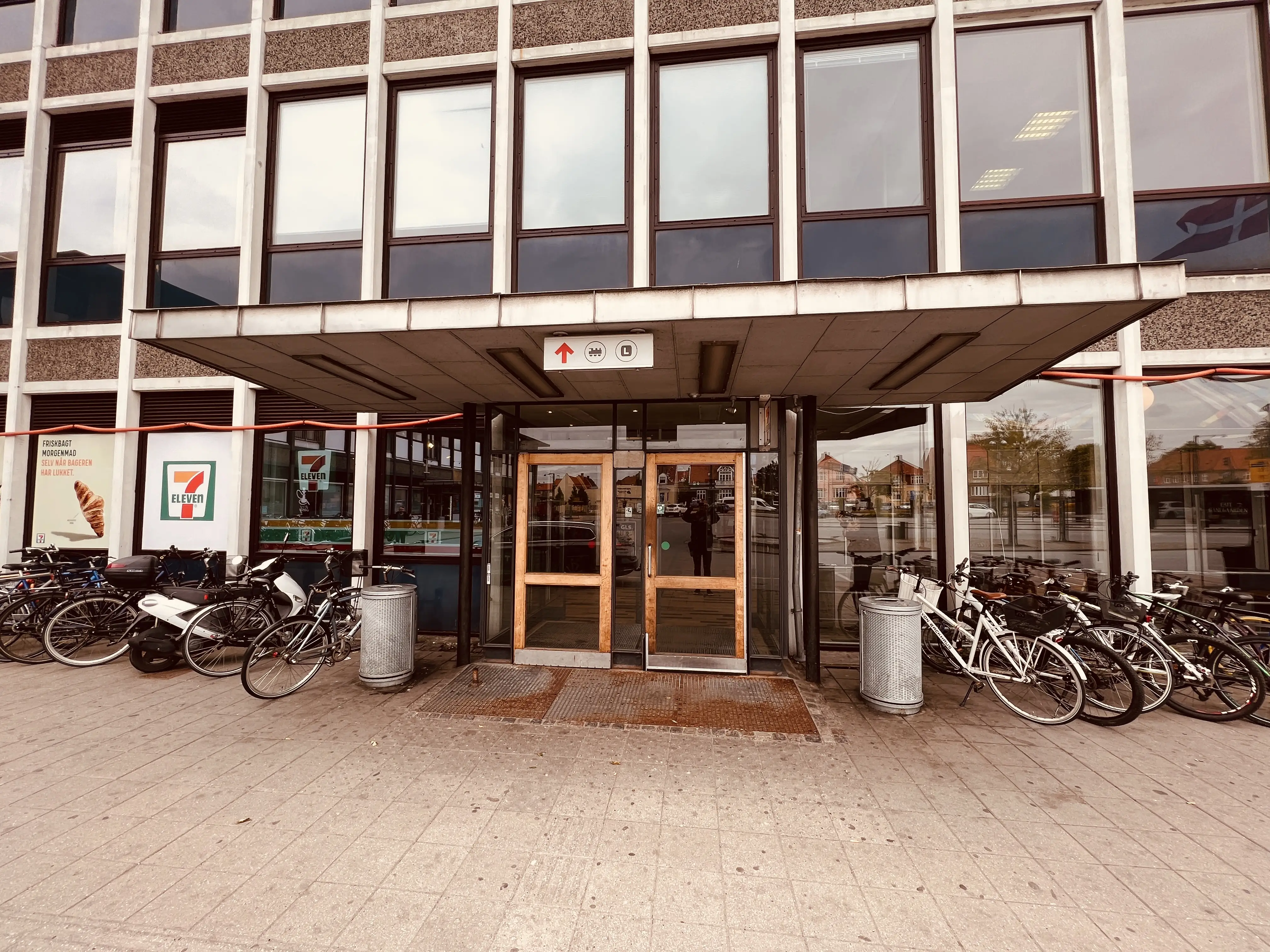 Billede af Nykøbing Falster Station. Billede af Nykøbing Falster Station.