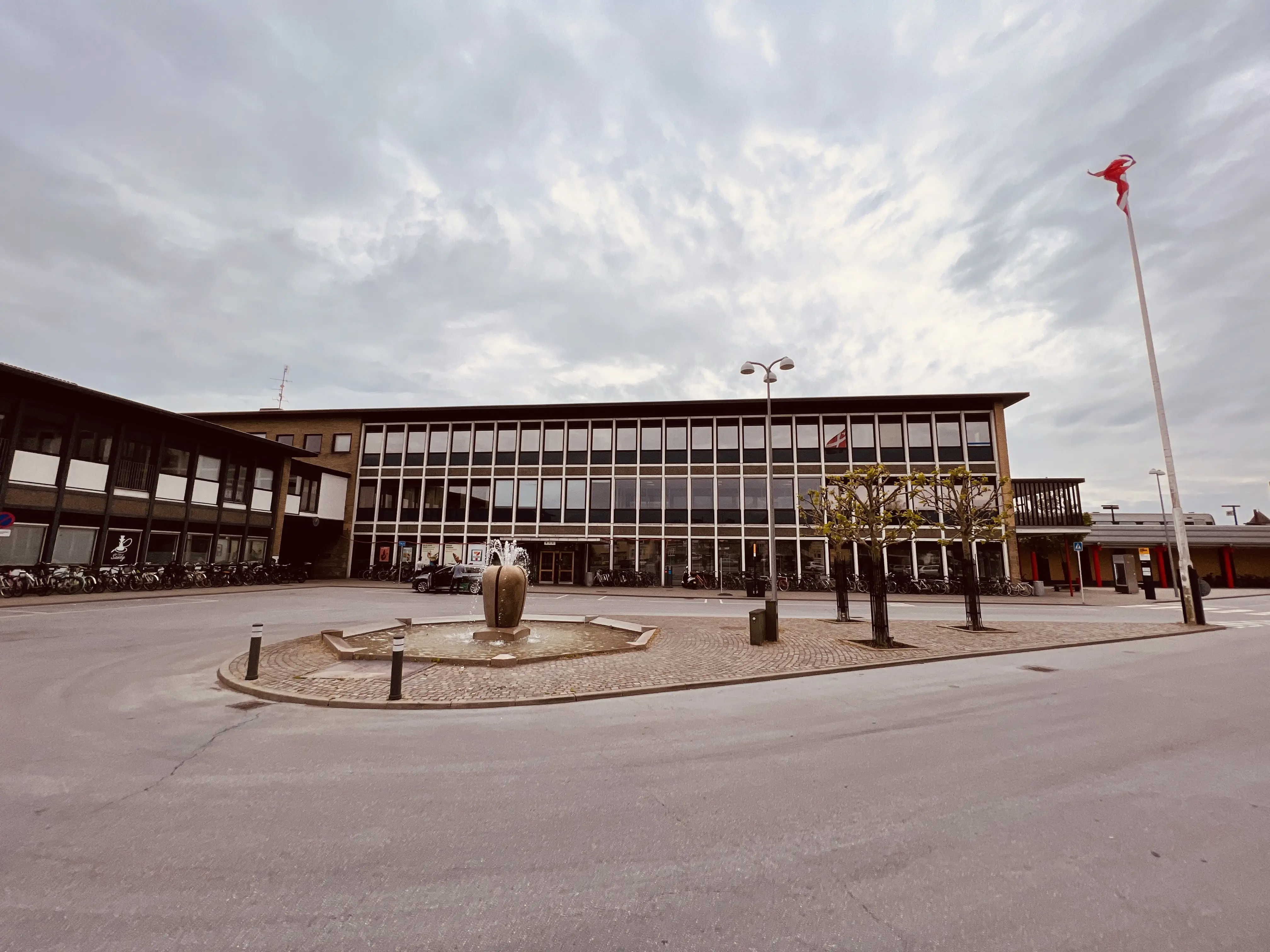 Billede af Nykøbing Falster Station. Billede af Nykøbing Falster Station.