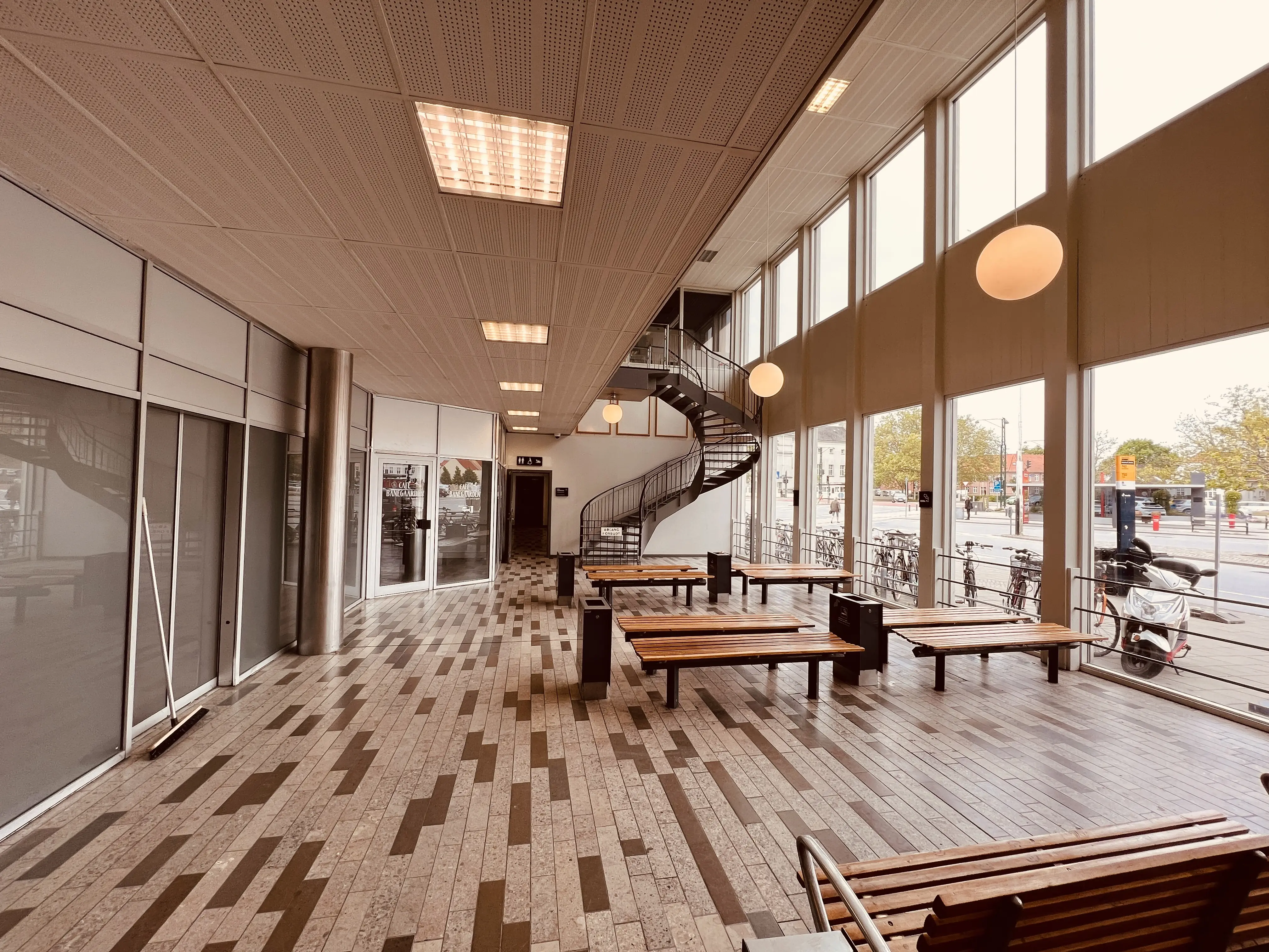 Billede af Nykøbing Falster Station. Billede af Nykøbing Falster Station.