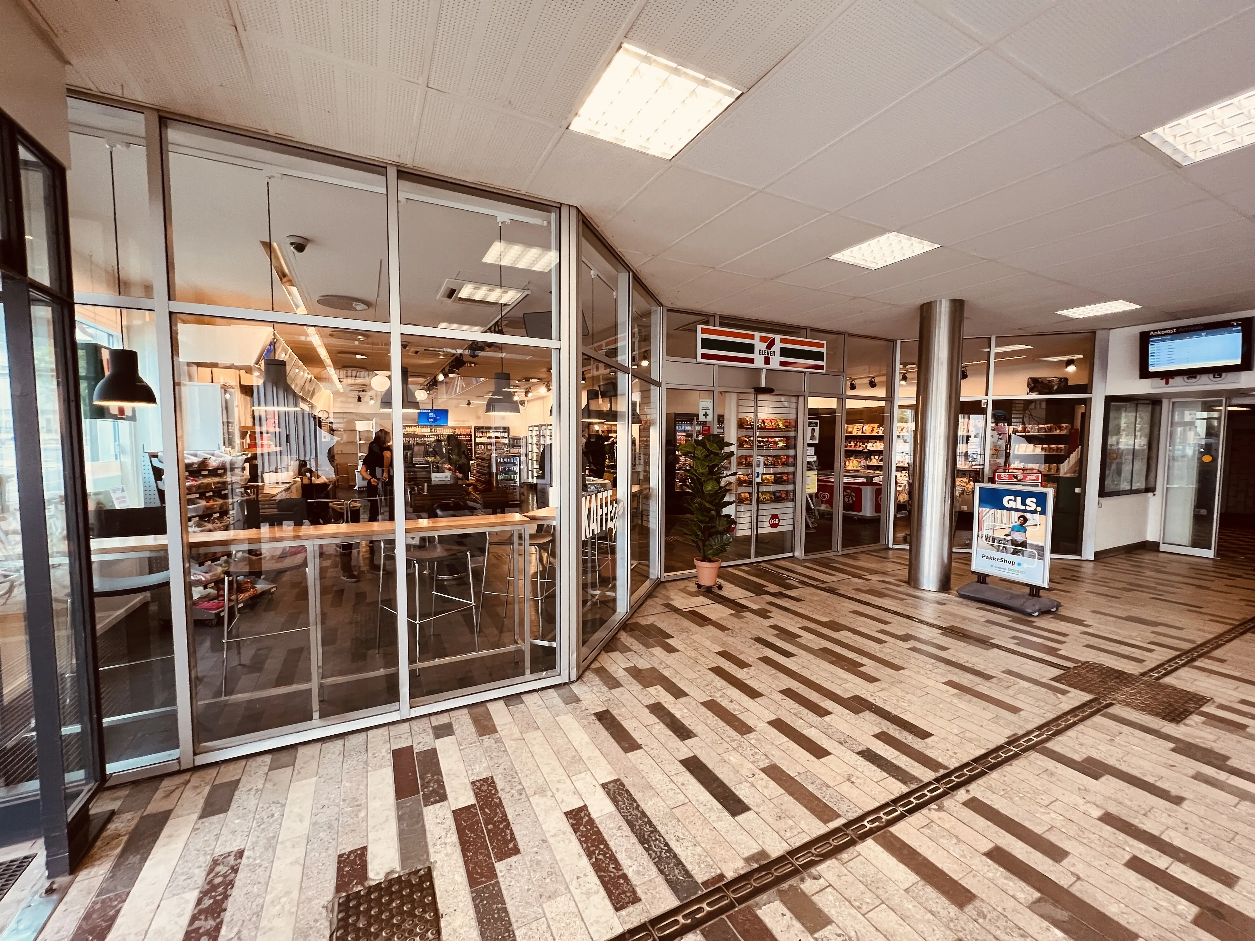 Billede af Nykøbing Falster Station. Billede af Nykøbing Falster Station.