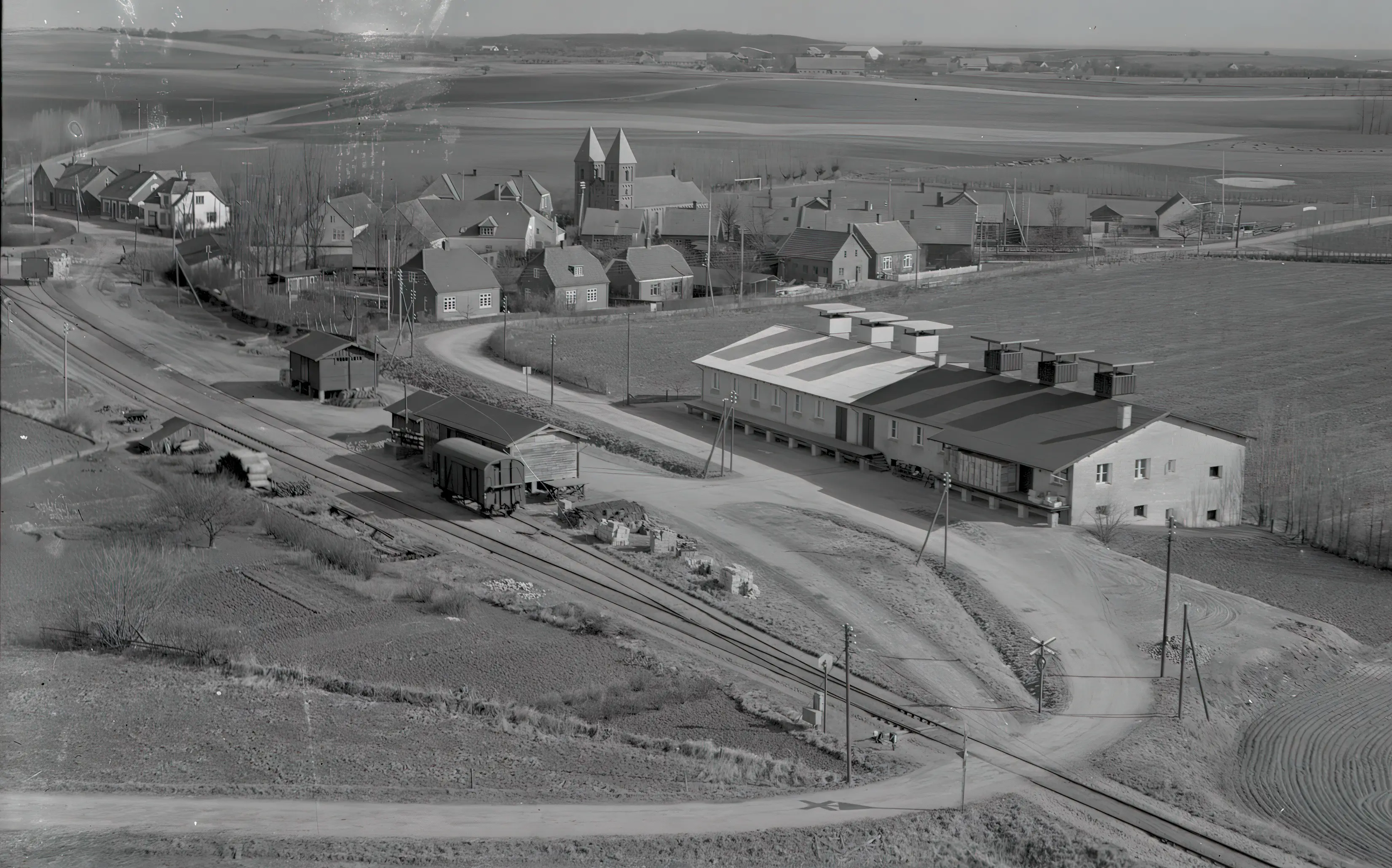 Billede af varehuset til Dalby Frugtlager ved Dalby Station. Billede af varehuset til Dalby Frugtlager ved Dalby Station.