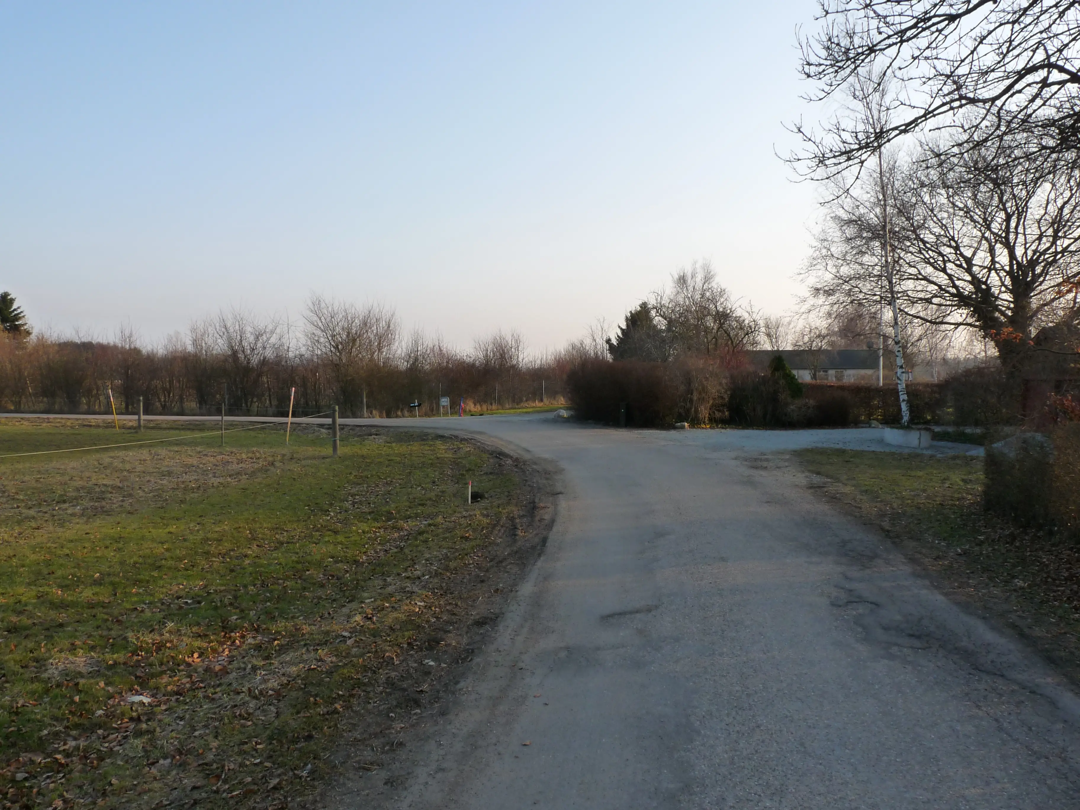 Billede af Græsmarksvej Trinbræt med Sidespor - Trinbræt med Sidespor er nedrevet, men Græsmarksvej Trinbræt med Sidespor har ligget her. Billede af Græsmarksvej Trinbræt med Sidespor - Trinbræt med Sidespor er nedrevet, men Græsmarksvej Trinbræt med Sidespor har ligget her.