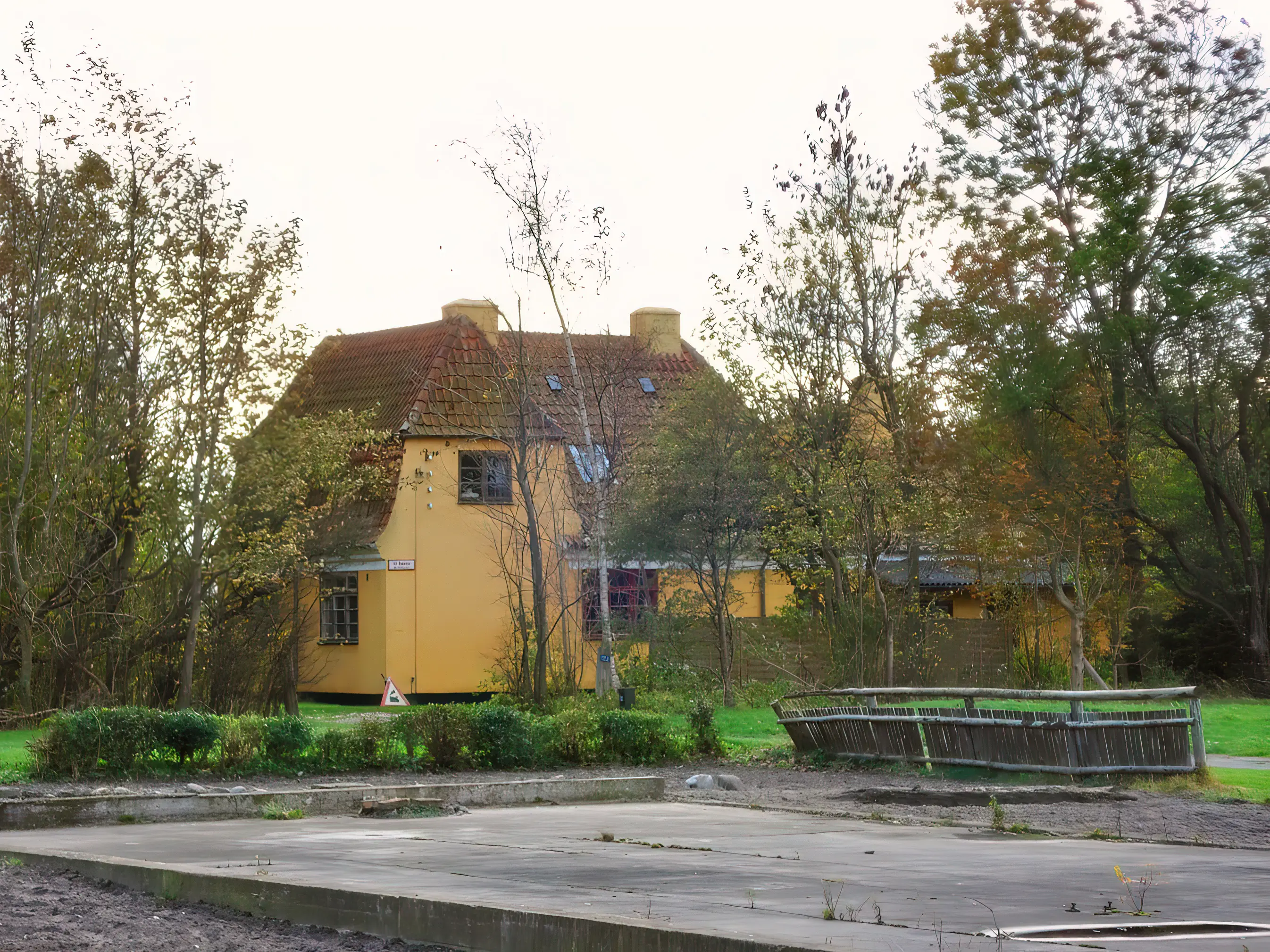 Billede af Onsevig Station. Billede af Onsevig Station.