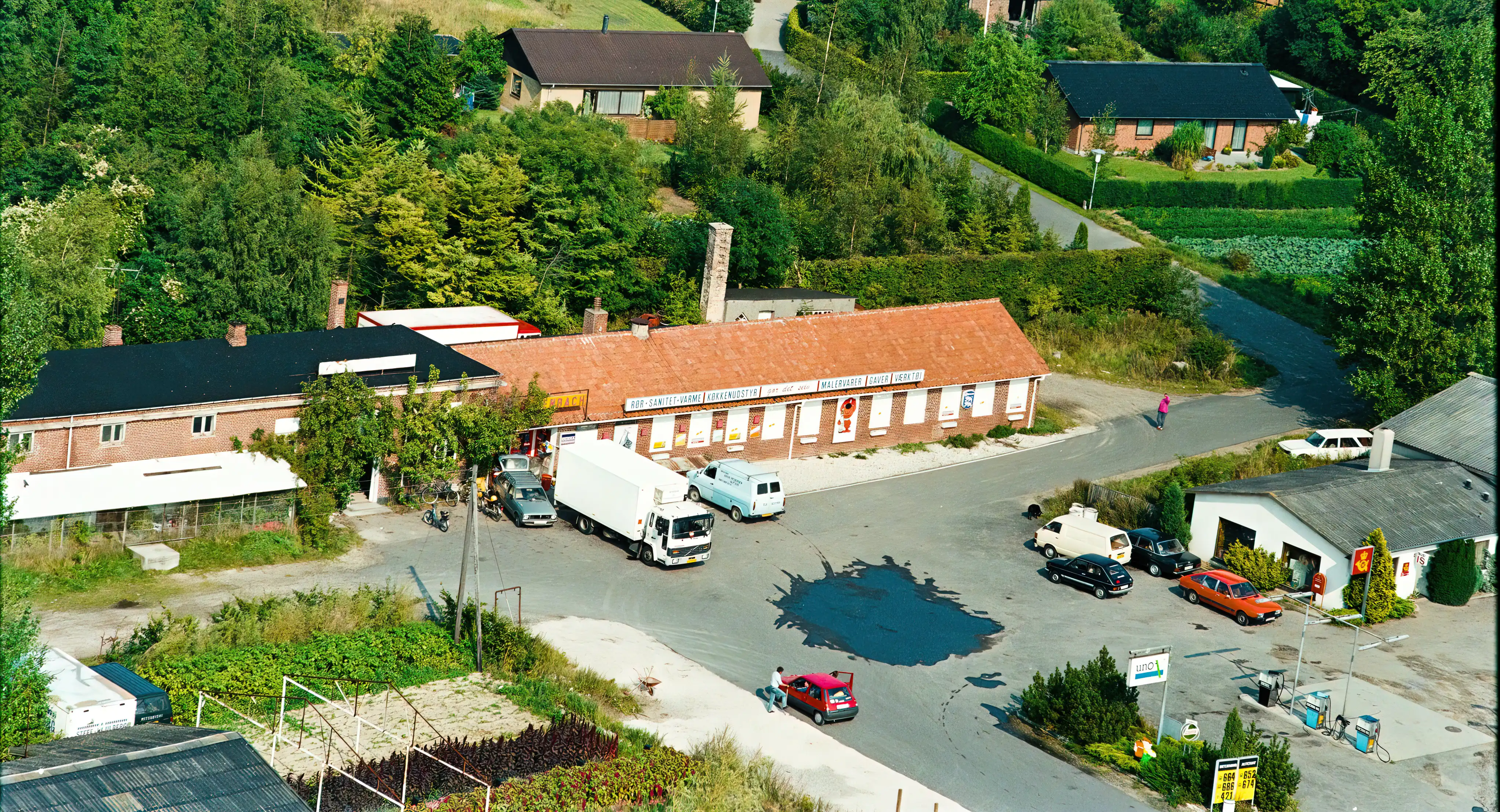 Billede af Torrig Stations gamle MTJ remise (venstre side af bygningen).