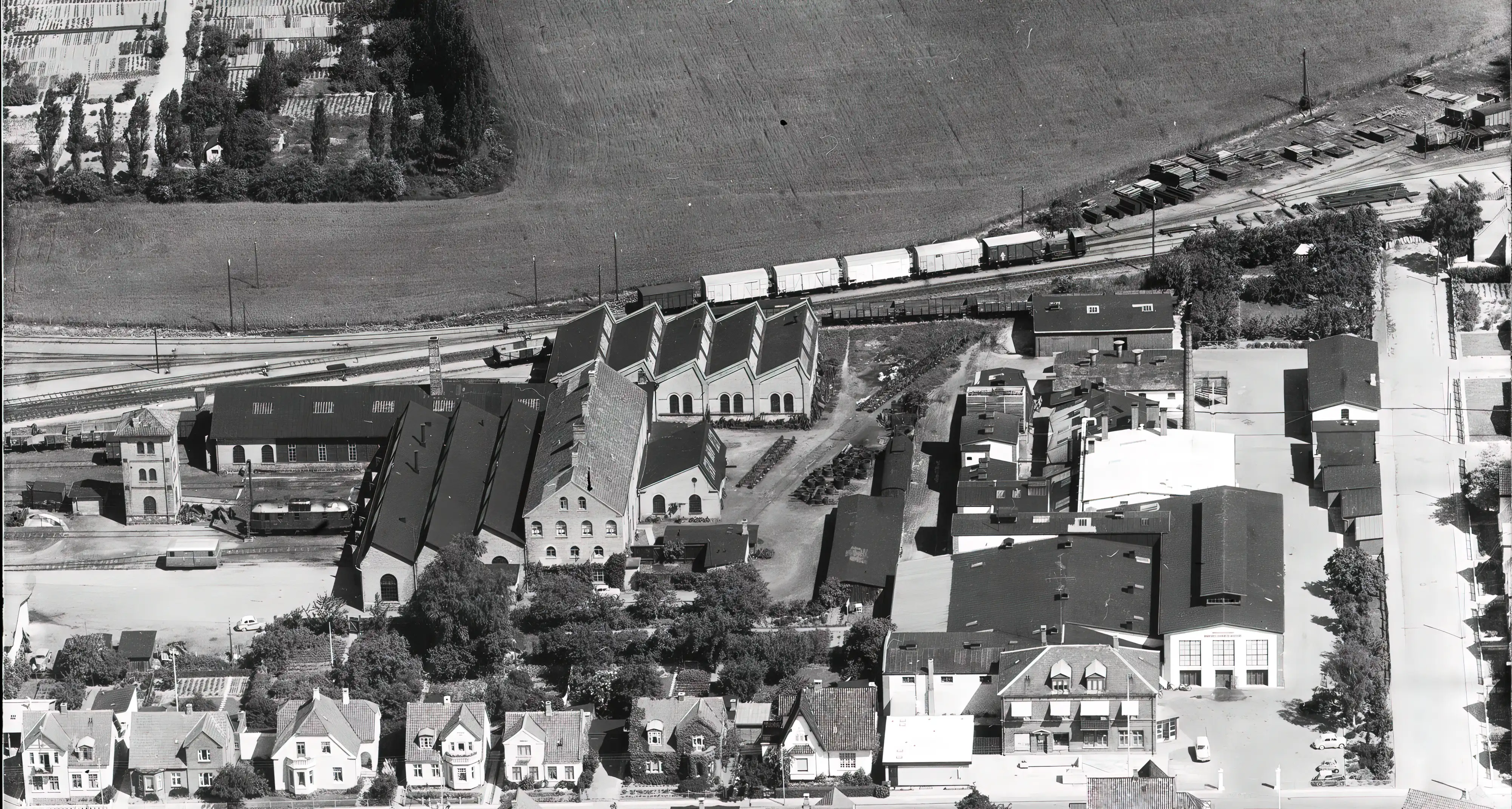 Billede af Lollandsbanens Værksteder ved Maribo Station.