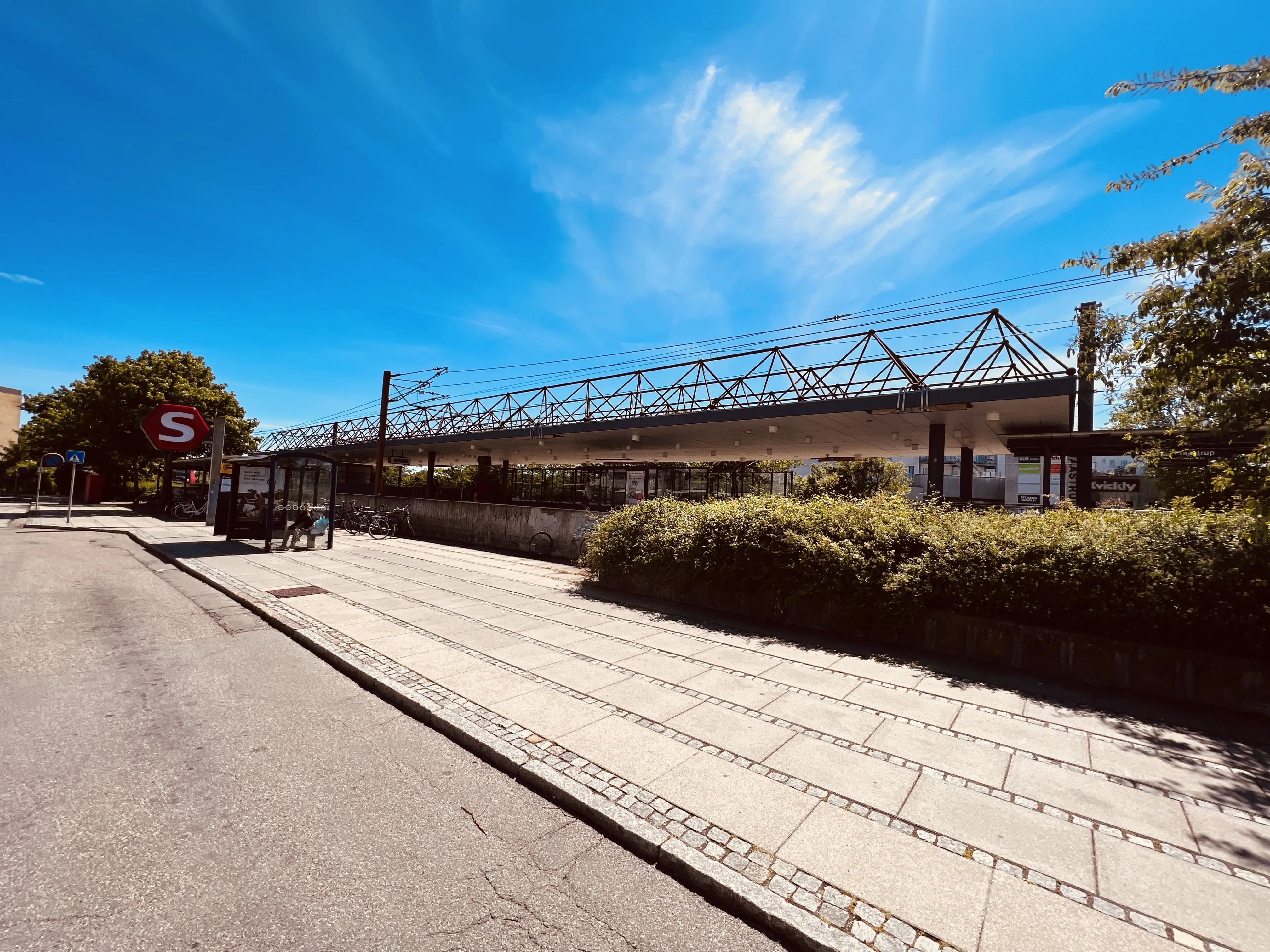 Billede af Taastrup S-togstrinbræt. Billede af Taastrup S-togstrinbræt.