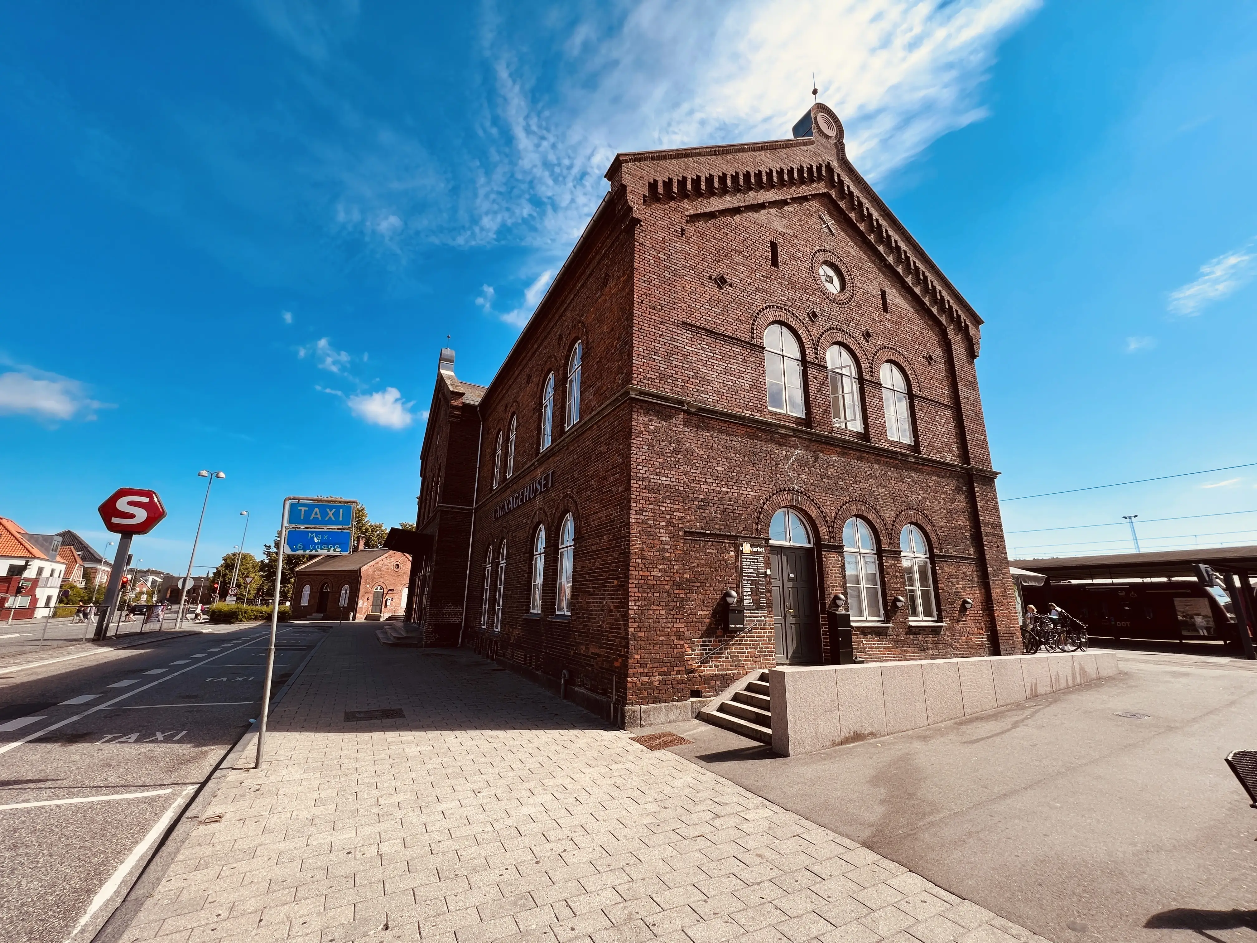 Billede af Hillerød Station.