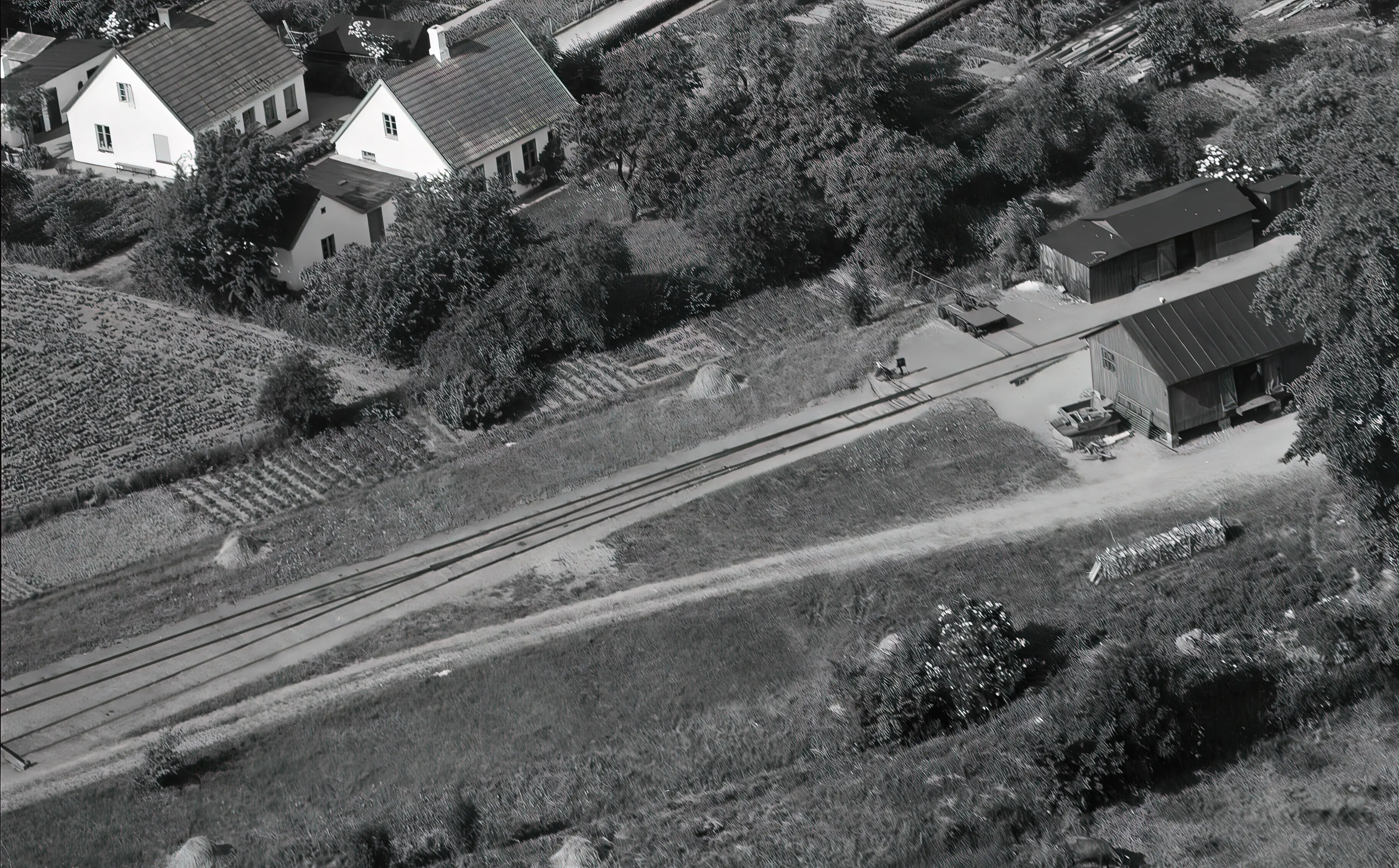 Billede af Viemose Stations varehus. Billede af Viemose Stations varehus.