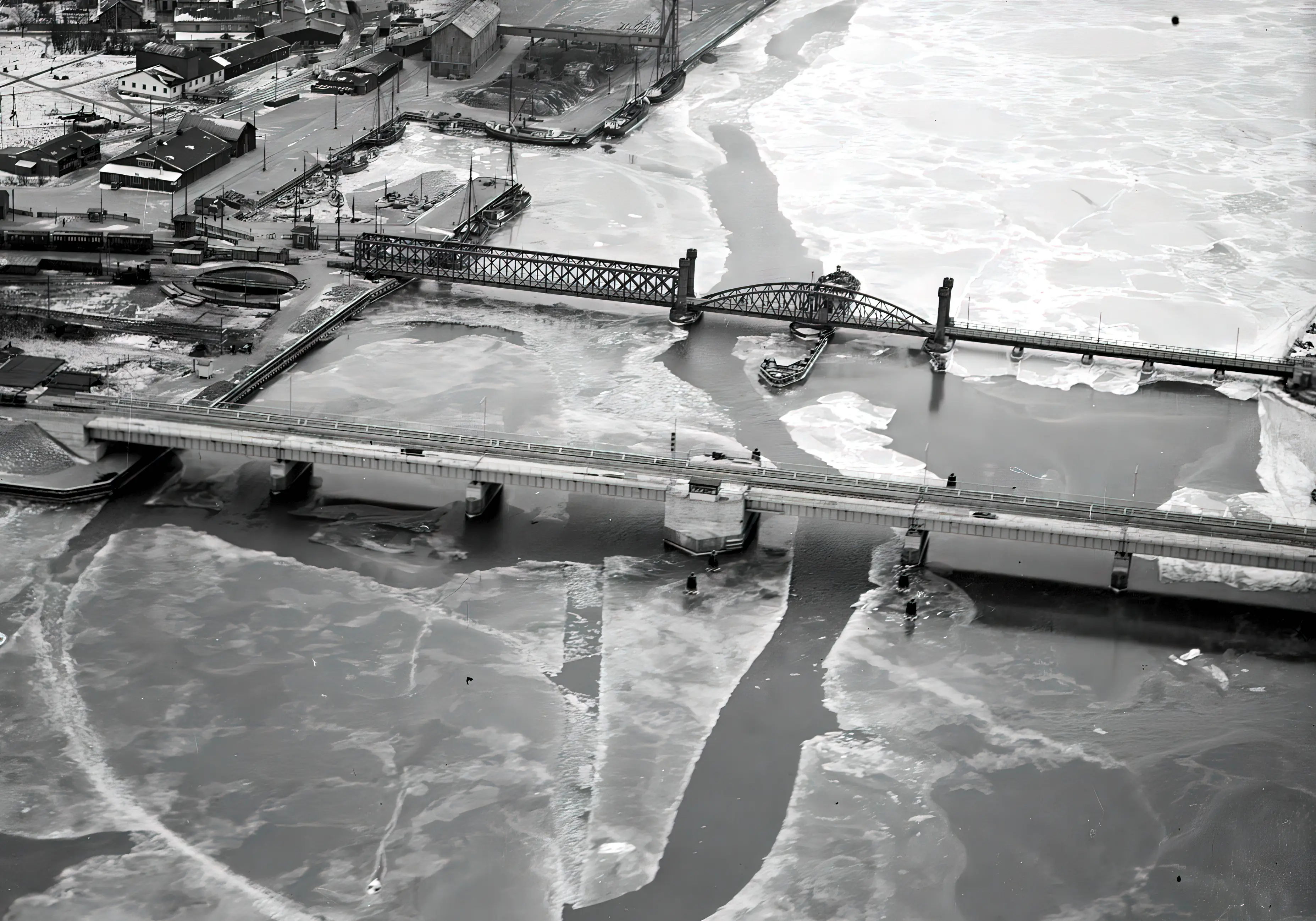 Billede af Masnedsundsbroen ud for Masnedsund Station.