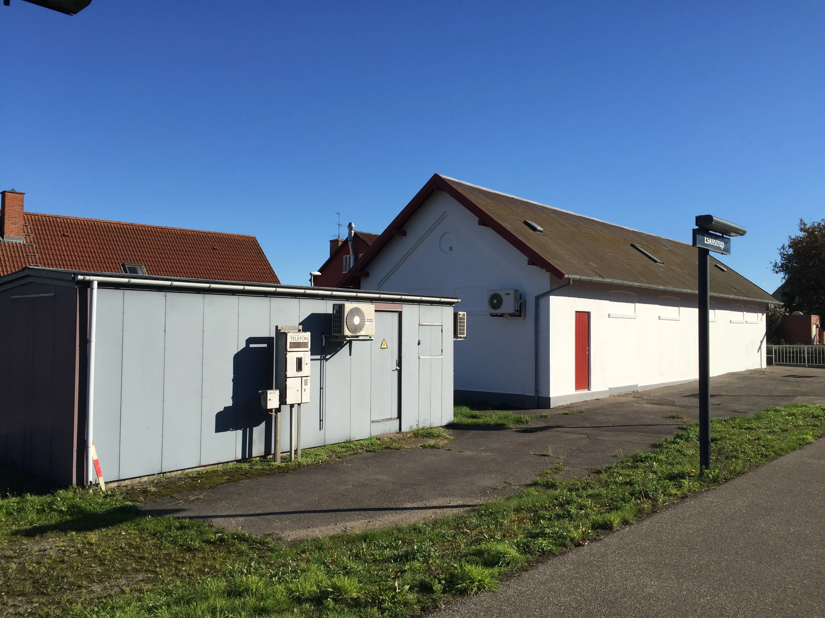 Billede af Eskilstrup Stations varehus.