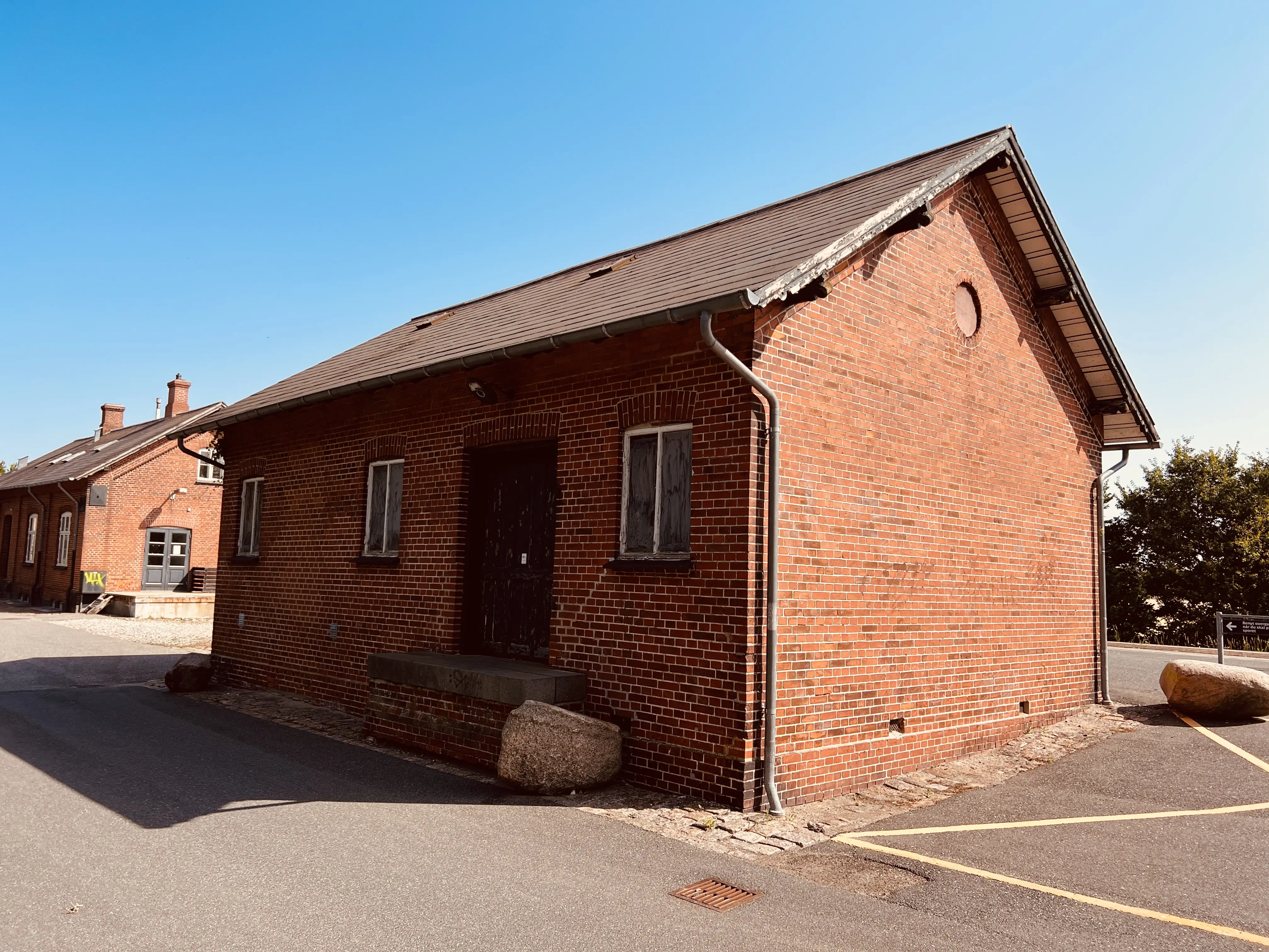 Billede af Gadstrup Stations varehus.