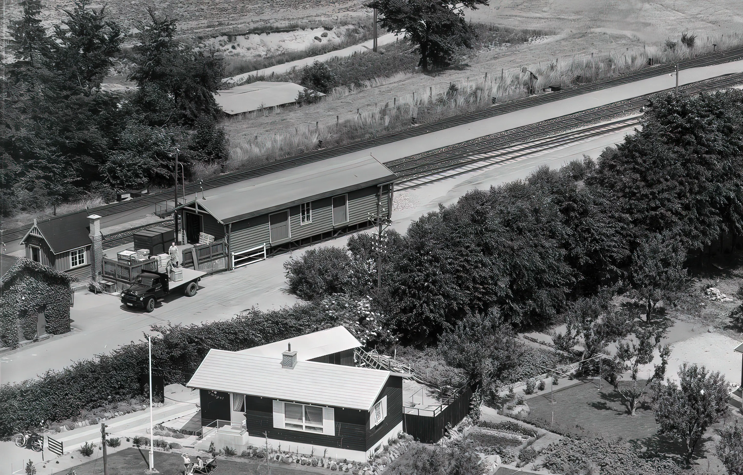 Billede af Holme-Olstrup Stations varehus. Billede af Holme-Olstrup Stations varehus.