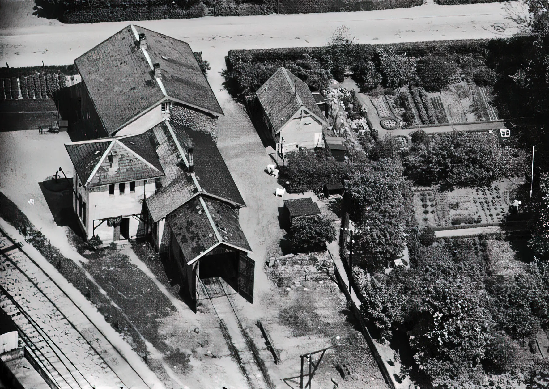 Billede af Rødvig Stations remise.