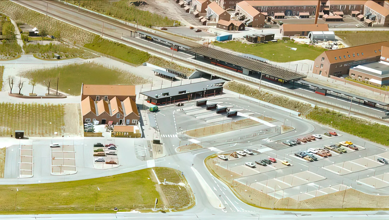 Billede af Ølby S-togstrinbræt lige efter indvielsen i 1983.