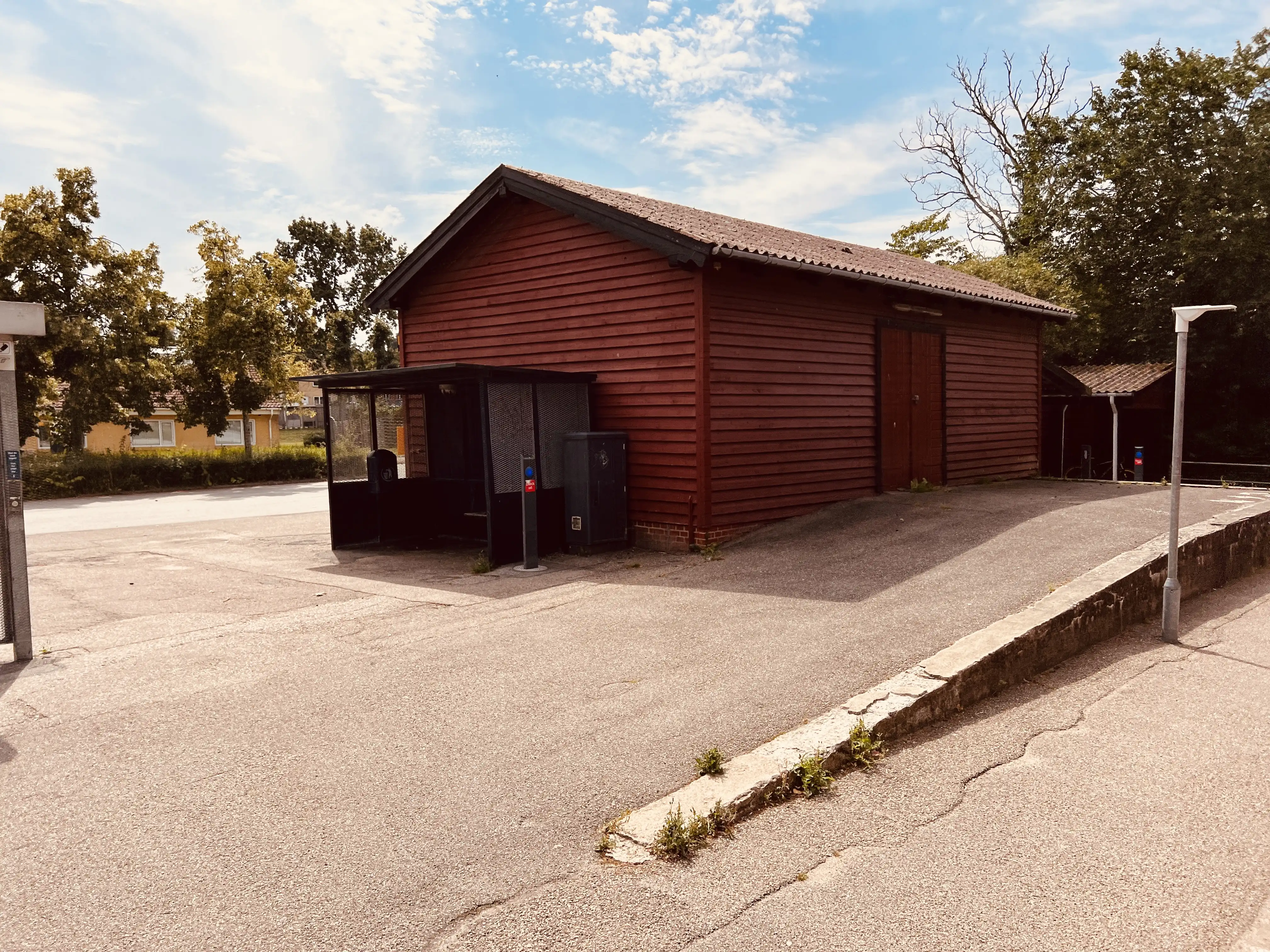 Billede af Store Merløse Stations varehus.