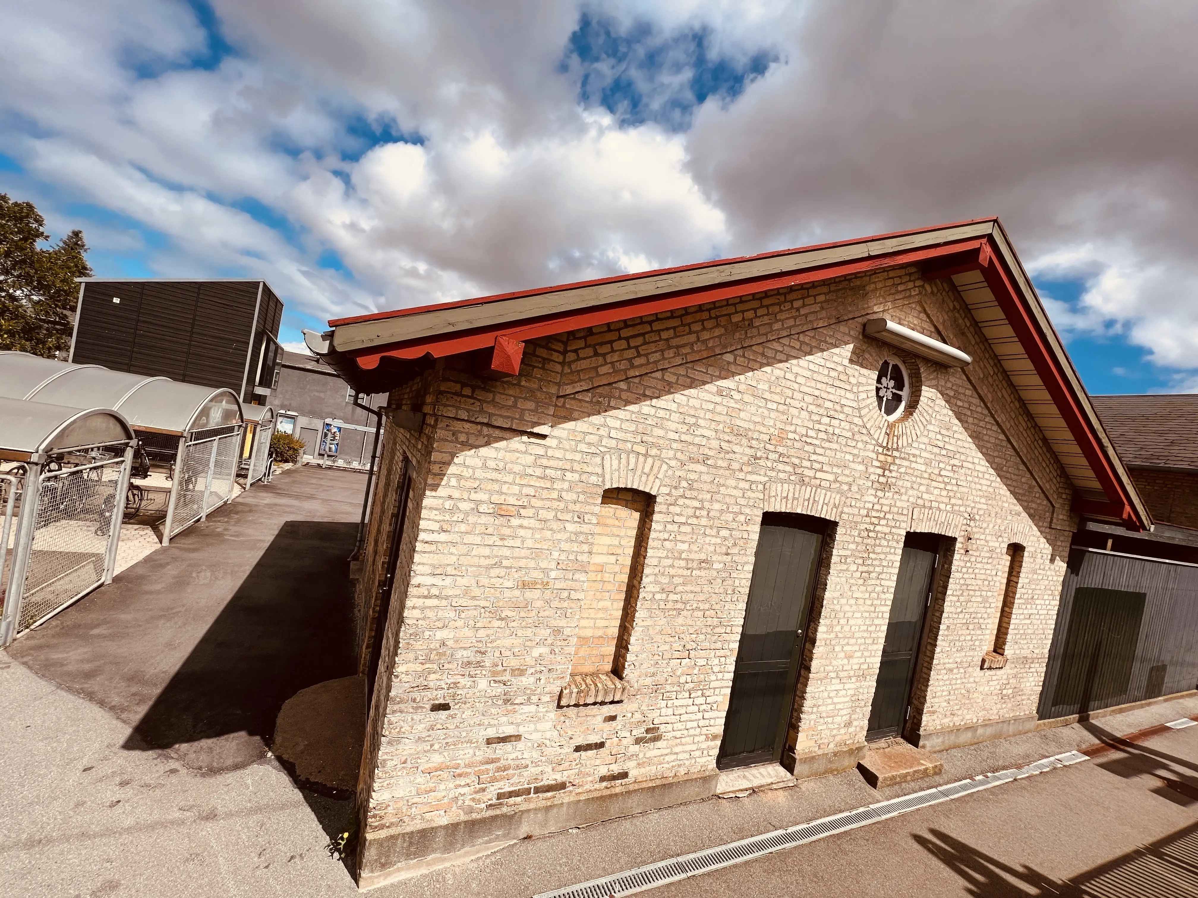 Billede af Hvalsø Stations retirade. Billede af Hvalsø Stations retirade.