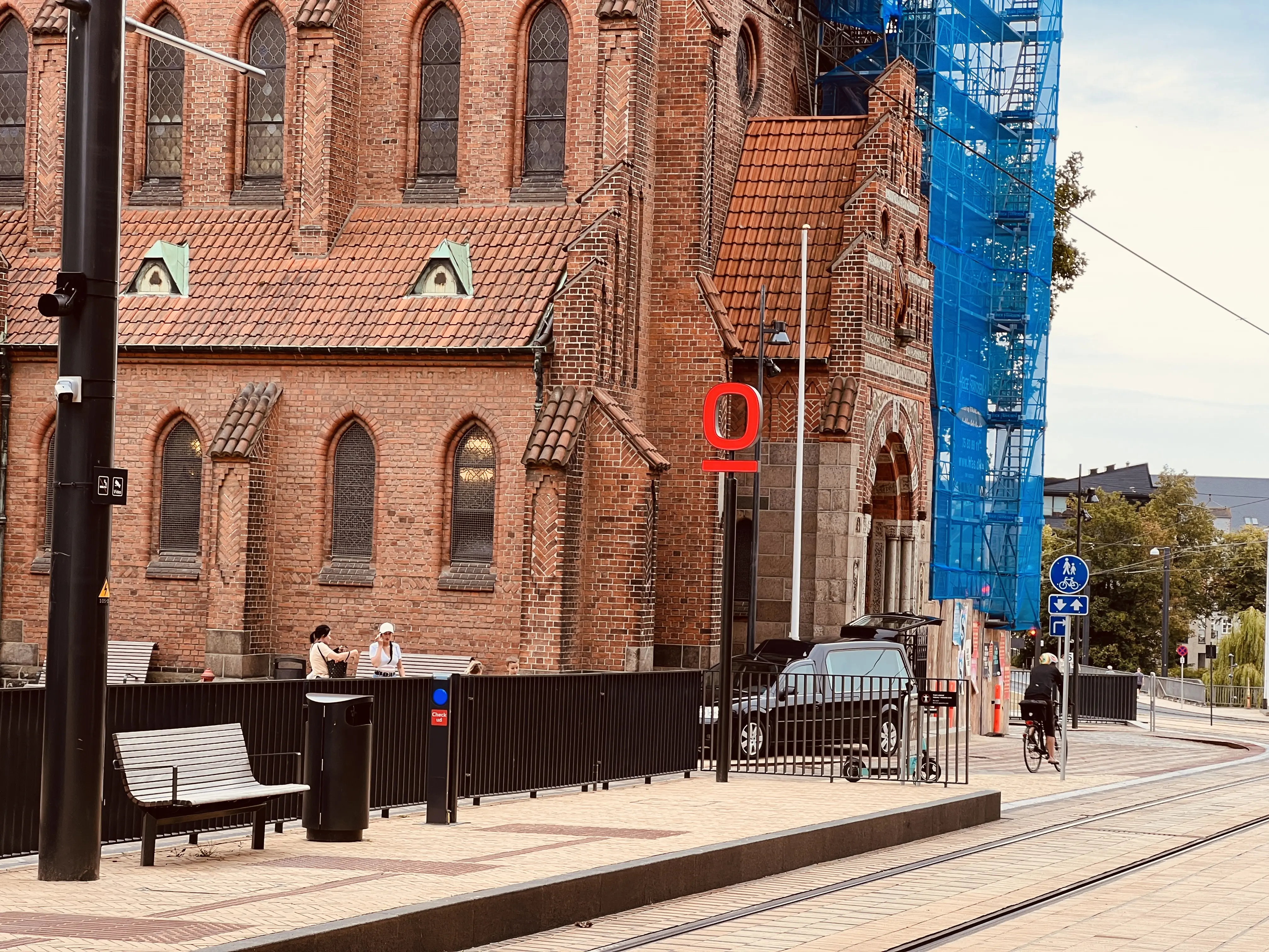 Billede af Albani Torv Letbanestation. Billede af Albani Torv Letbanestation.