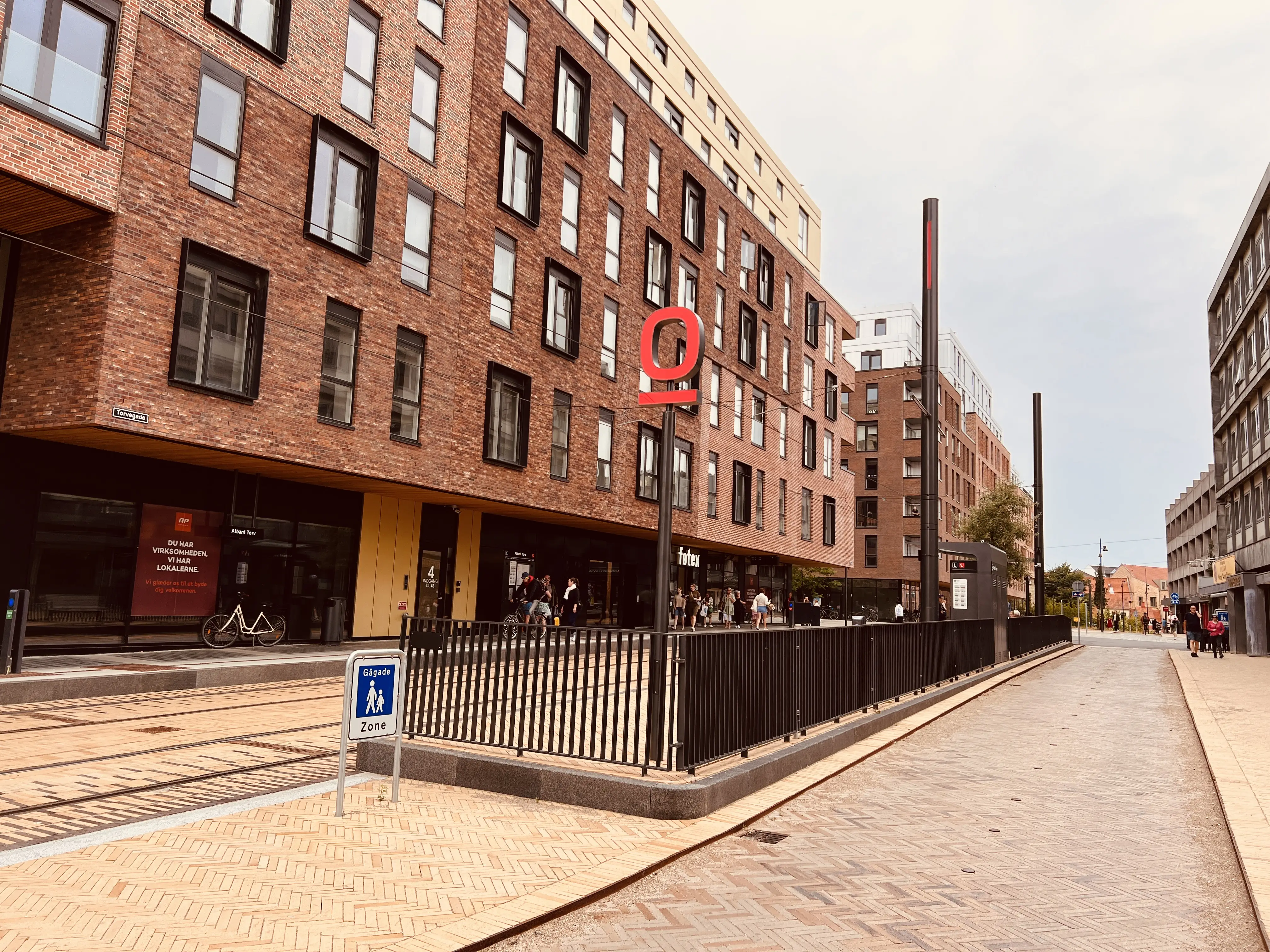 Billede af Albani Torv Letbanestation. Billede af Albani Torv Letbanestation.