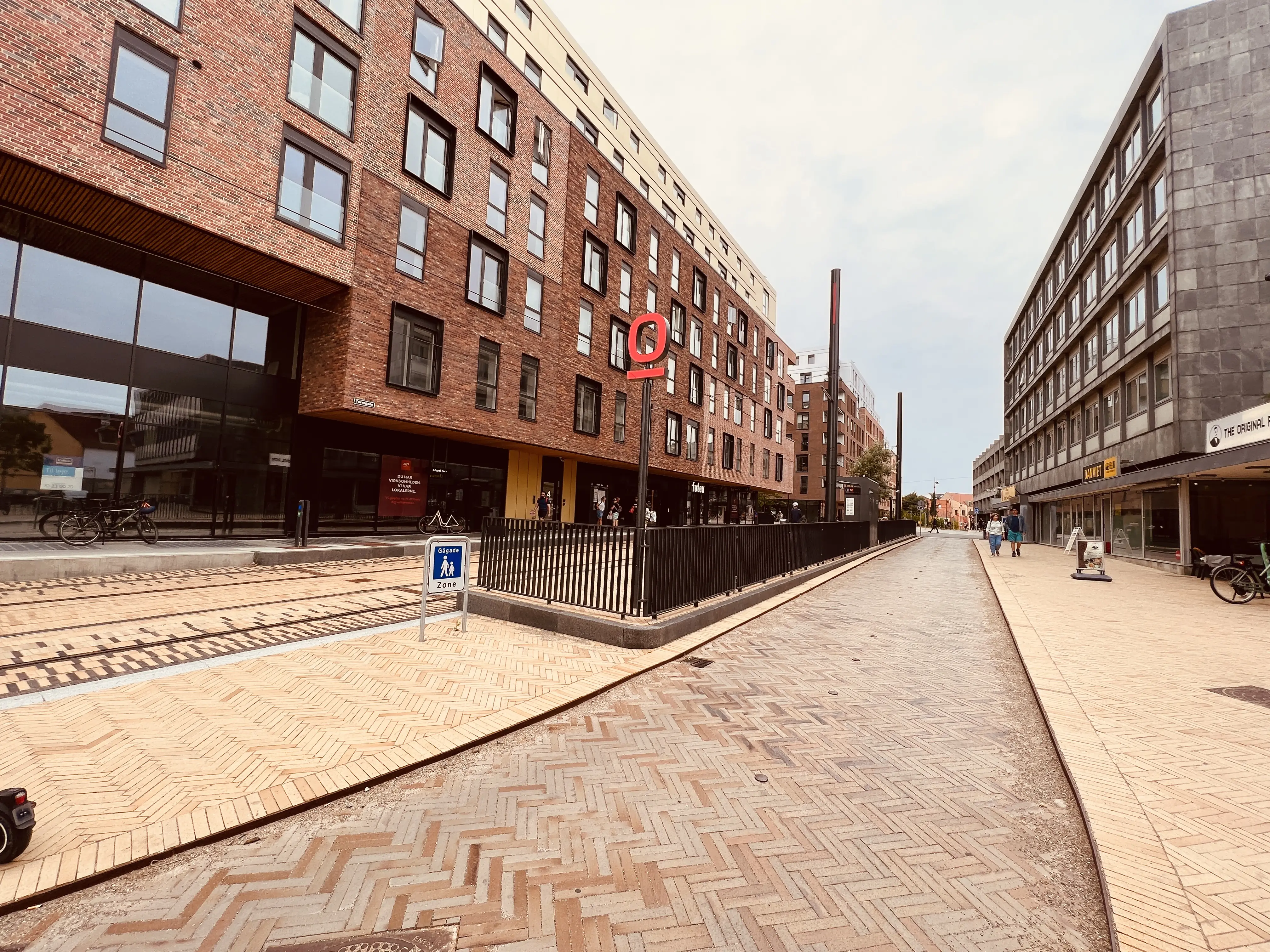 Billede af Albani Torv Letbanestation. Billede af Albani Torv Letbanestation.