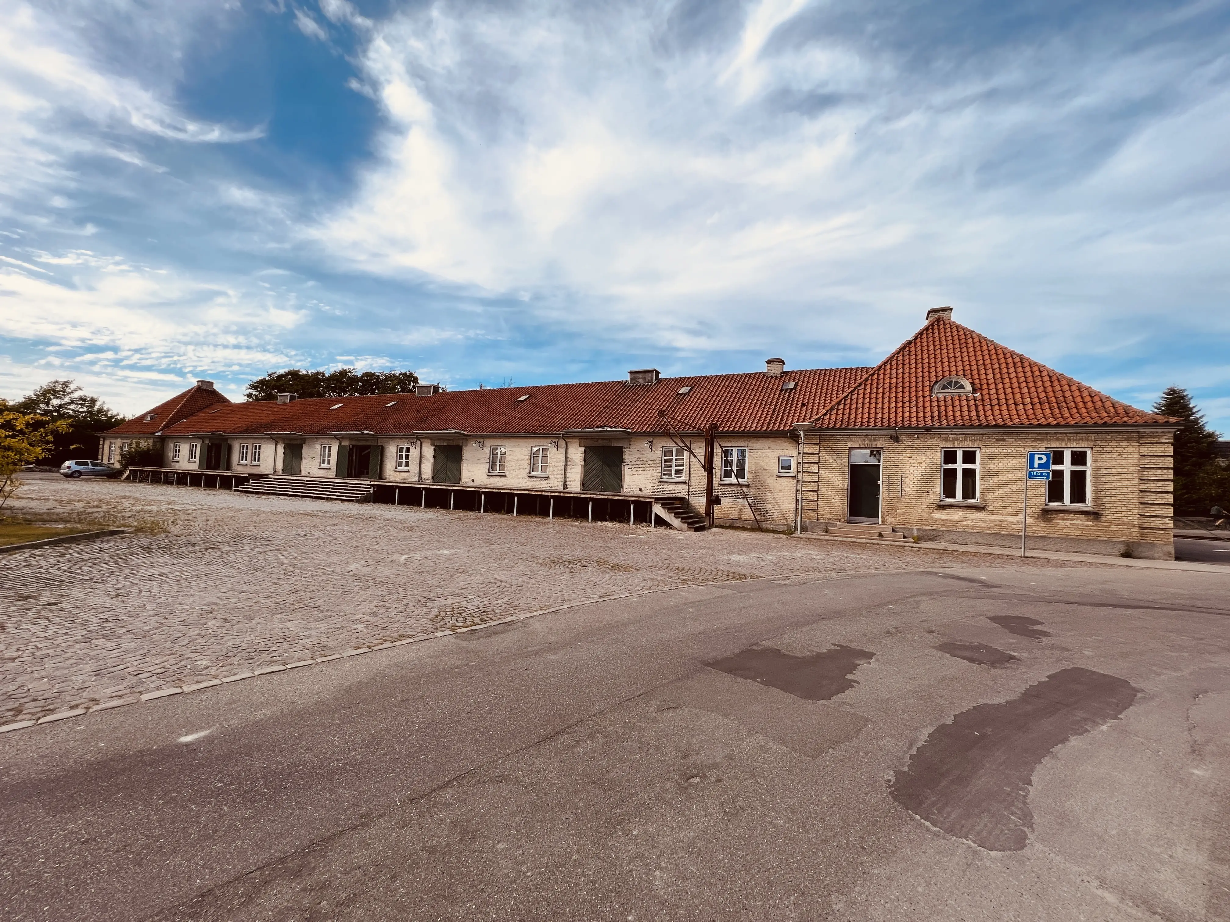 Billede af Maribo Stations varehus.