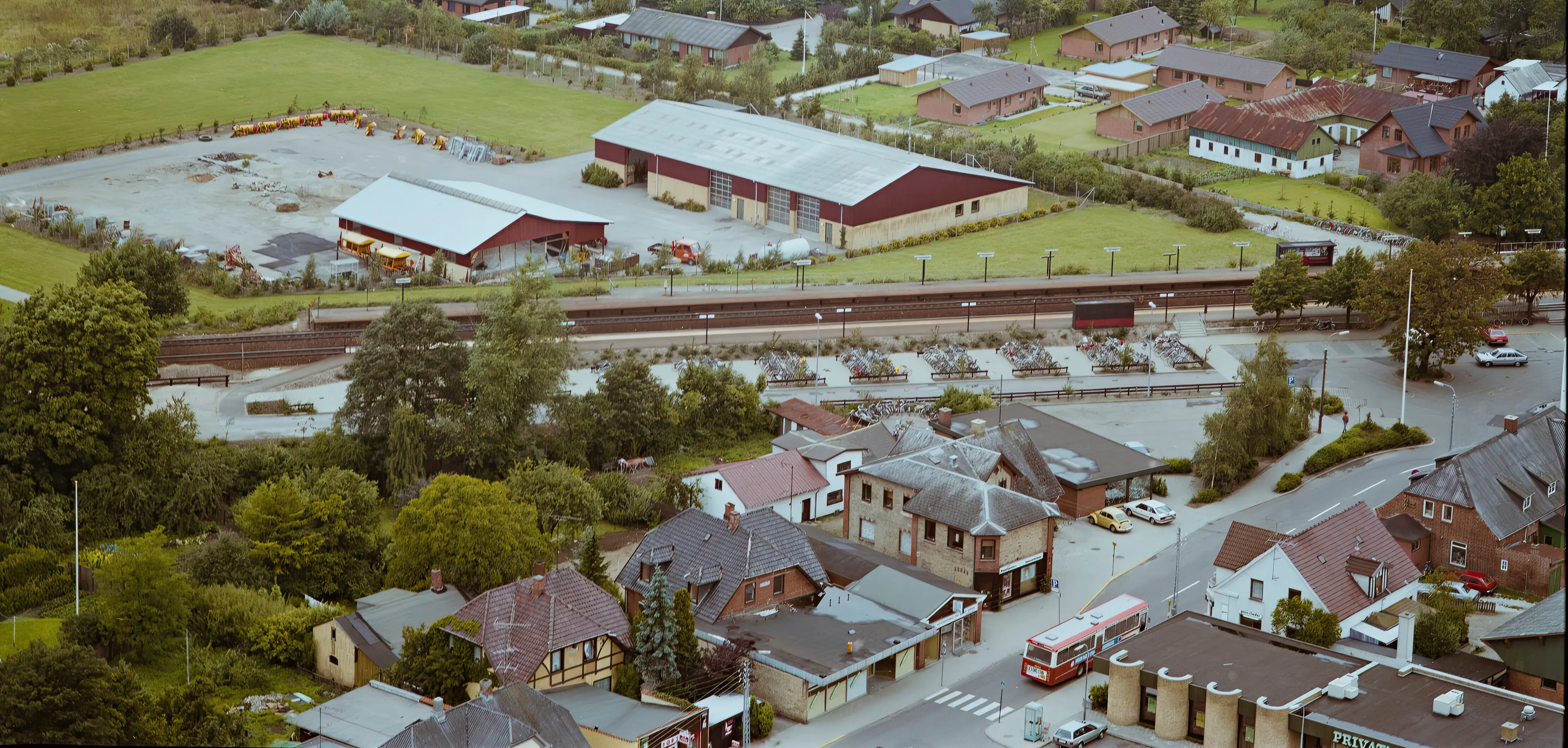 Billede af venteskurene på Viby Sjælland Station.